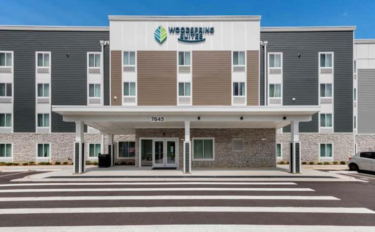 WoodSpring Suites Downers Grove - Chicago photo 3