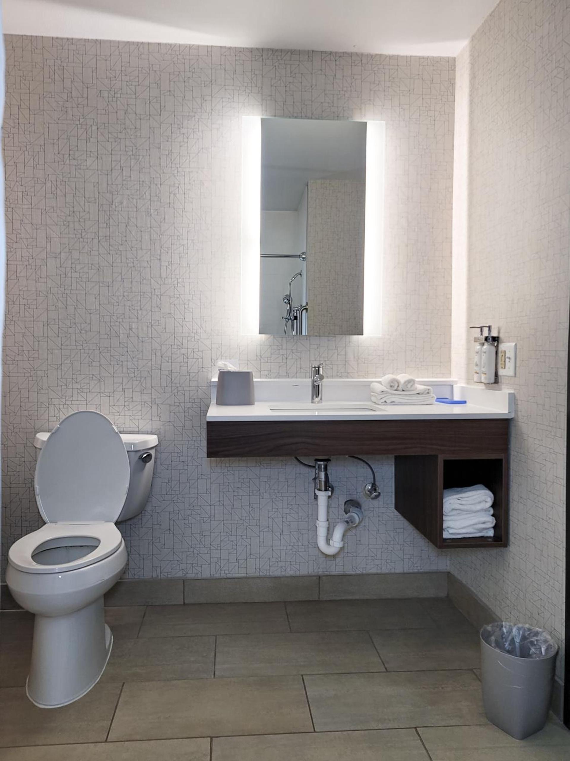 Holiday Inn Express Enid-Highway 412 by IHG photo 25