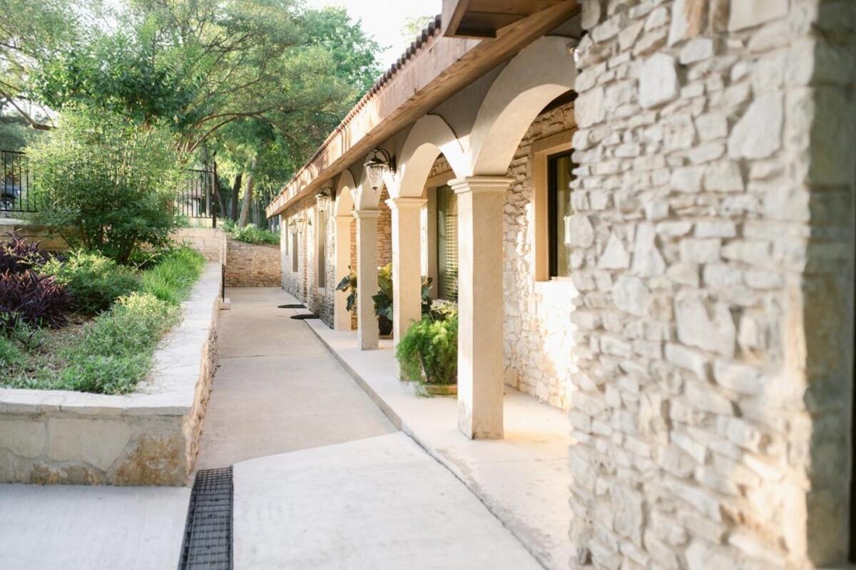 Messina Inn photo 11