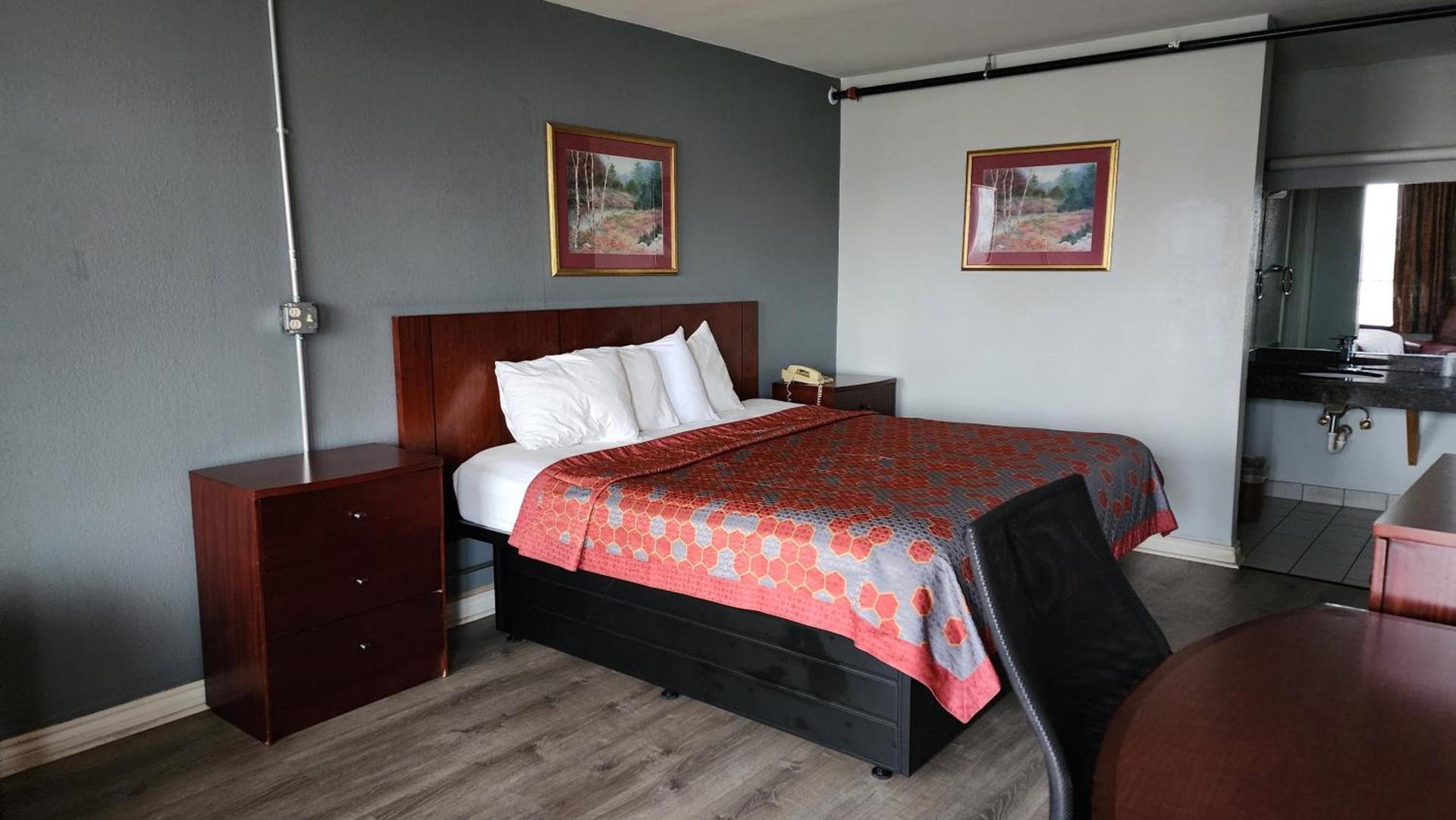 Starway Inn photo 14