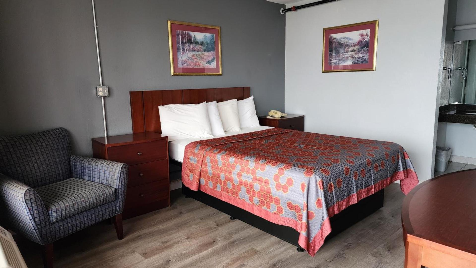Starway Inn photo 11