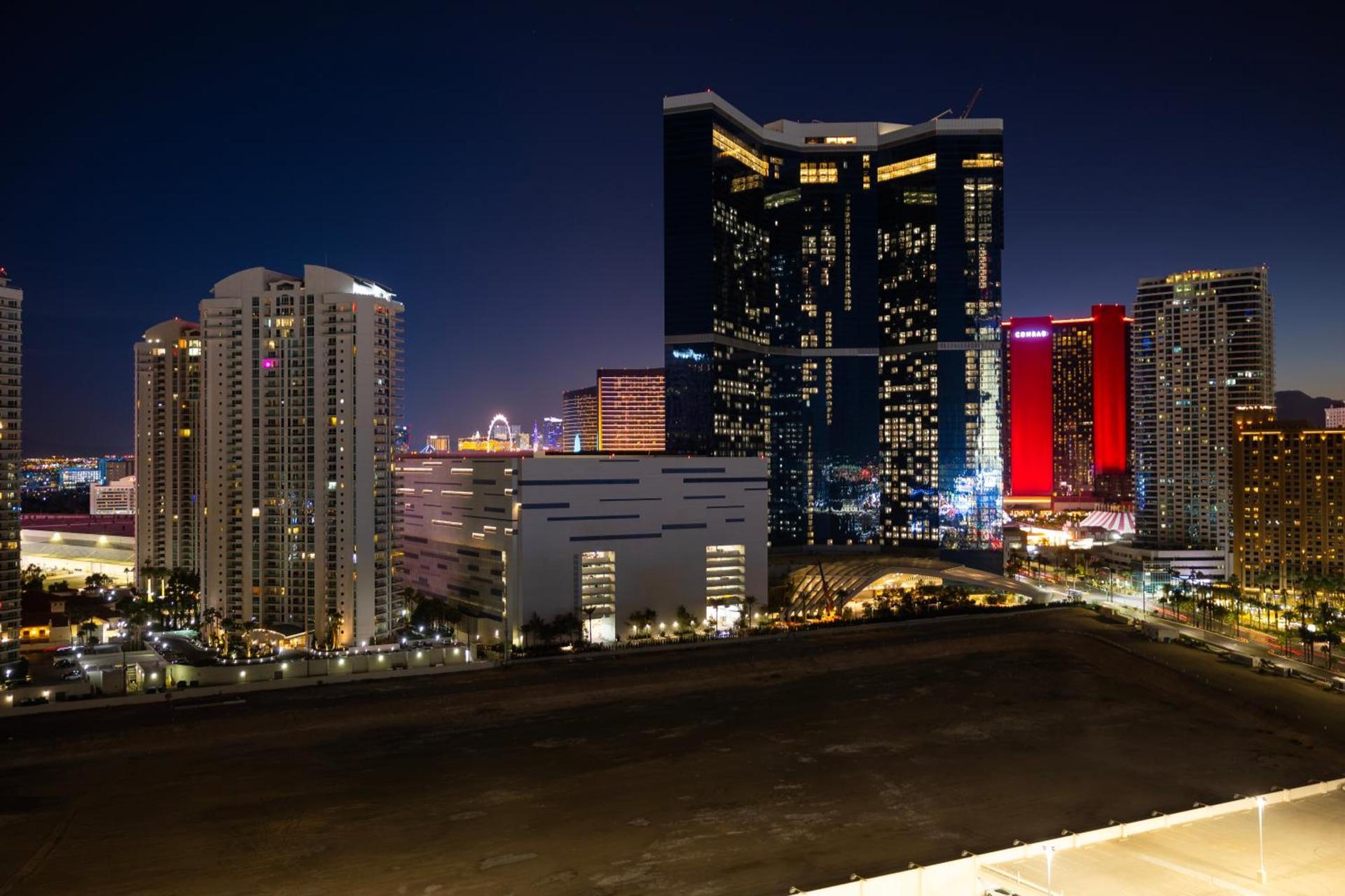 SAHARA Las Vegas photo 2