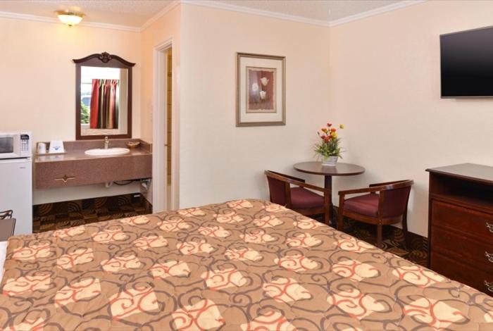 Americas Best Value Inn & Suites Klamath Falls photo 12