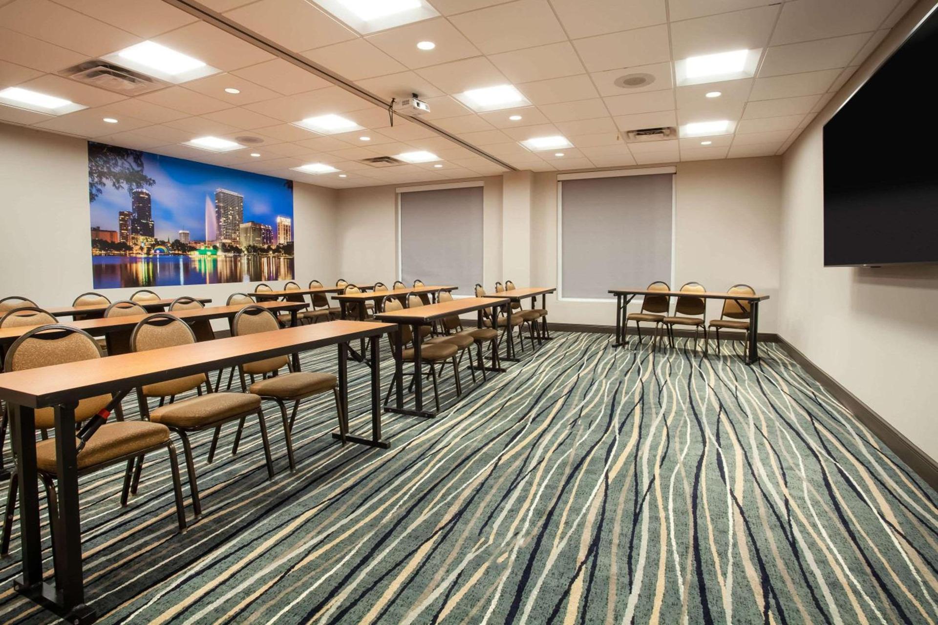 Wingate By Wyndham - Orlando International Airport- Free Hot Breakfast photo 5