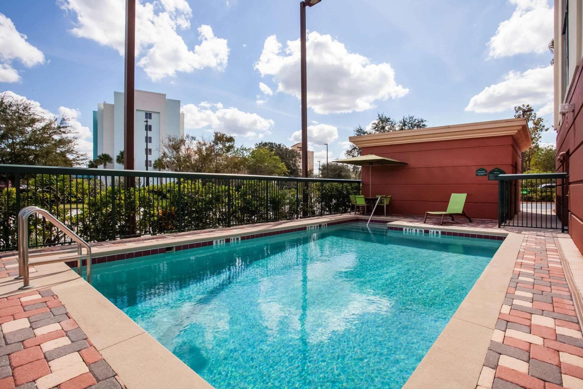 Wingate By Wyndham - Orlando International Airport- Free Hot Breakfast photo 10