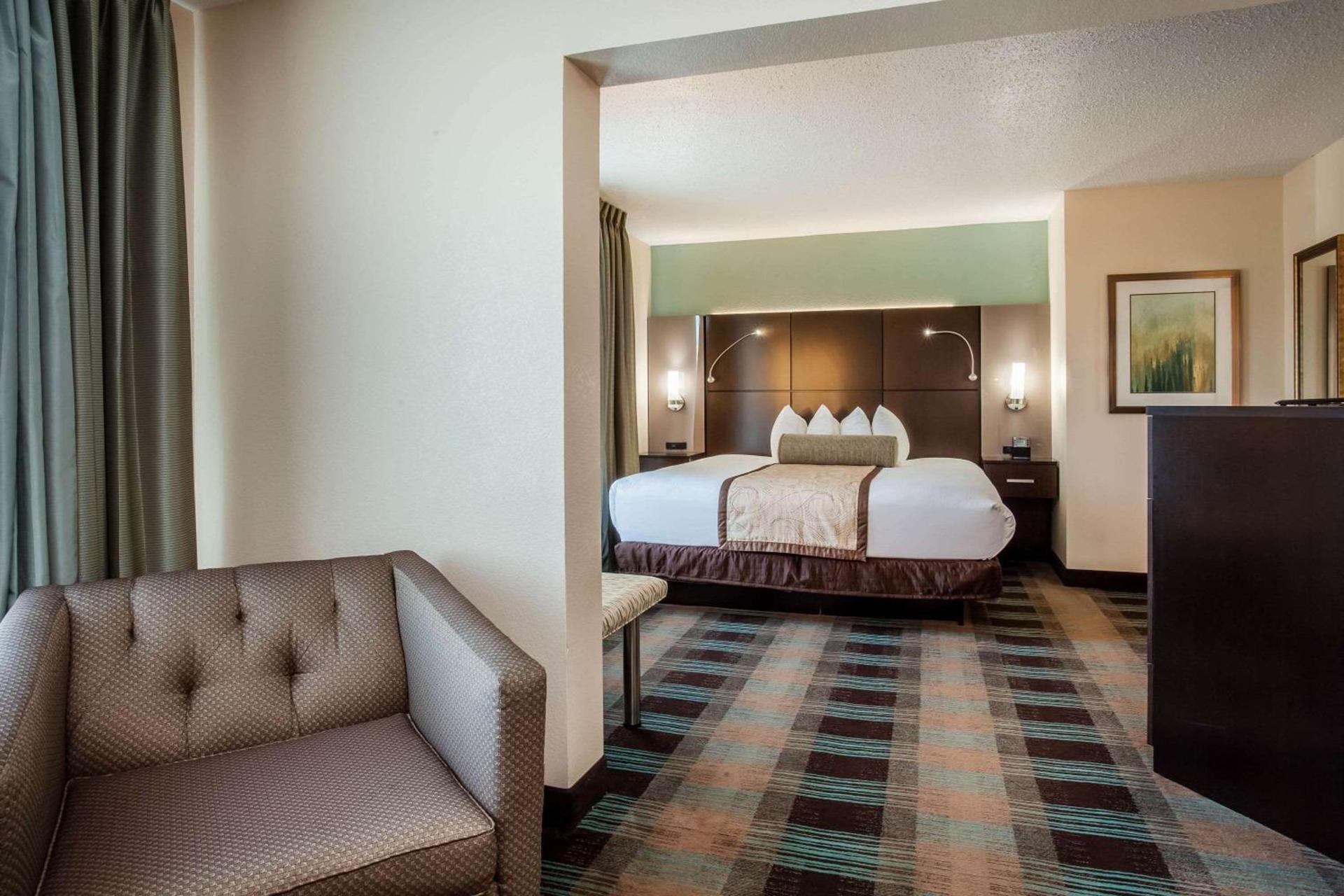 Wingate By Wyndham - Orlando International Airport- Free Hot Breakfast photo 17
