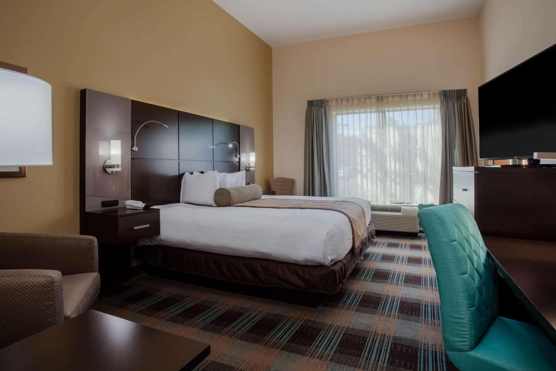 Wingate By Wyndham - Orlando International Airport- Free Hot Breakfast photo 22
