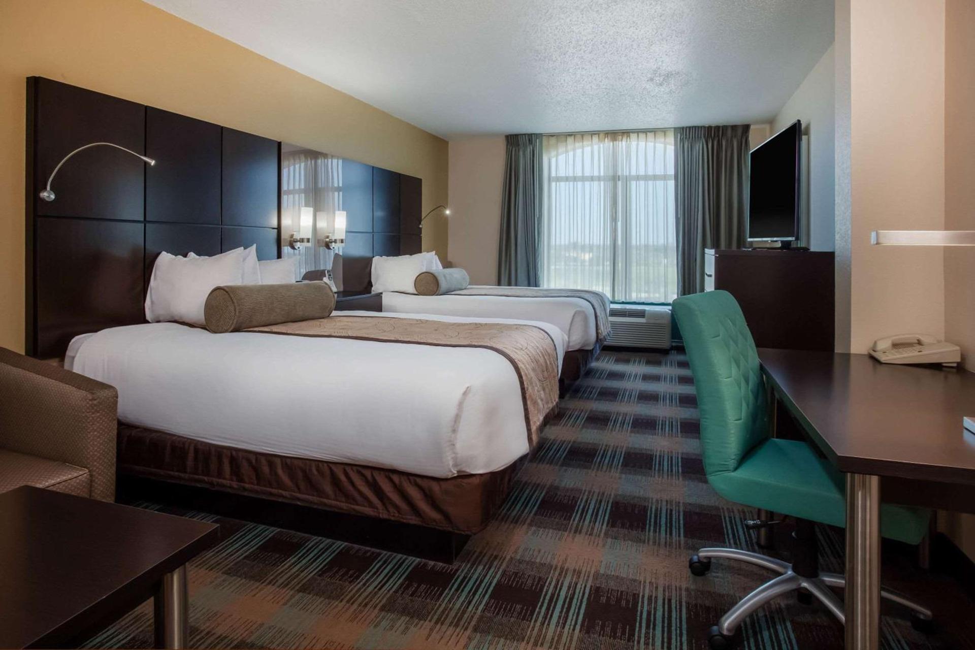 Wingate By Wyndham - Orlando International Airport- Free Hot Breakfast photo 23