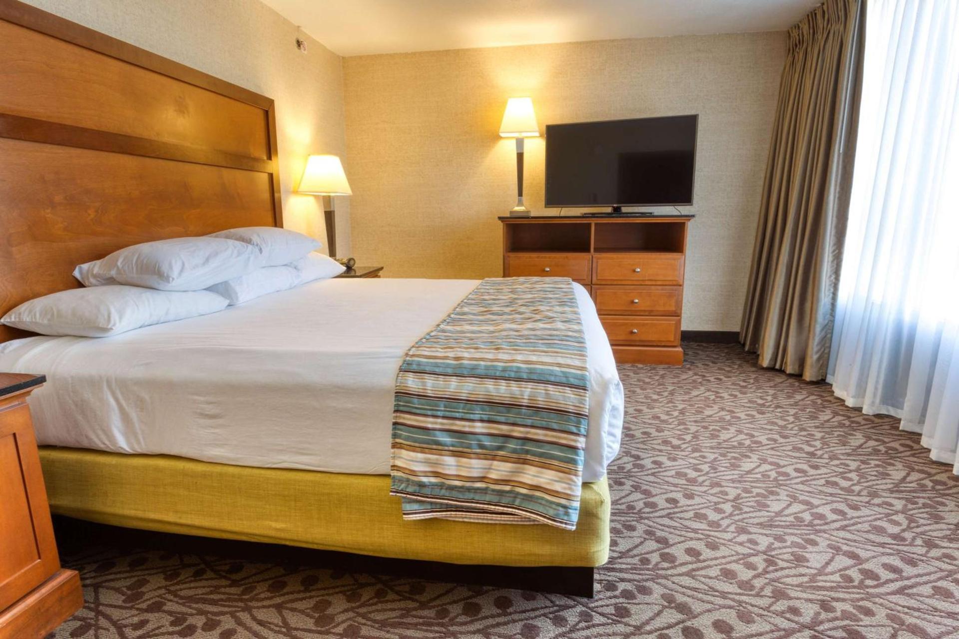 Drury Inn & Suites Atlanta Airport photo 8