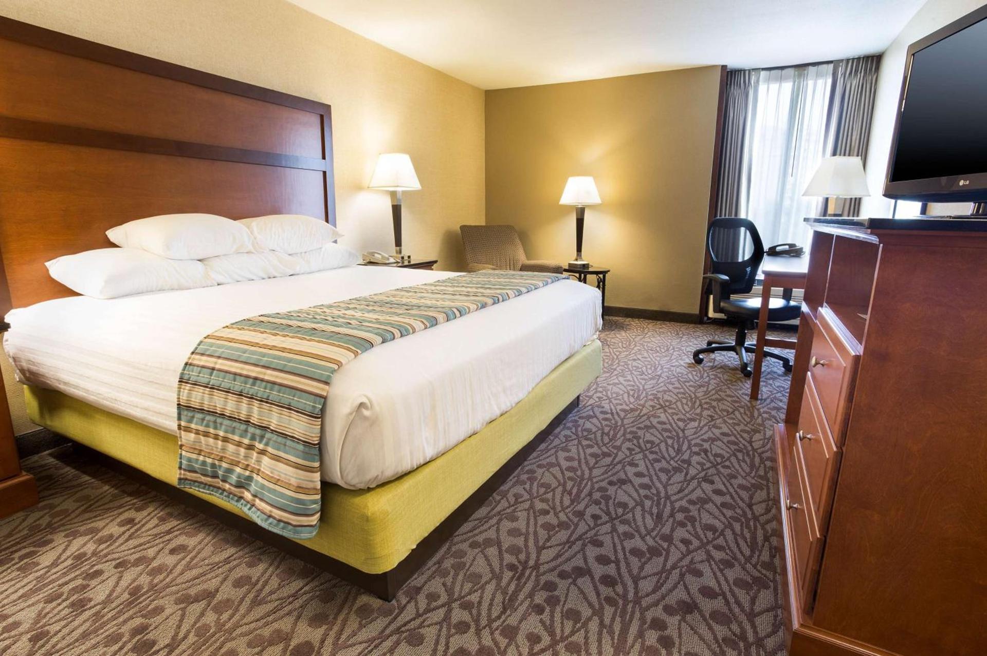 Drury Inn & Suites Atlanta Airport photo 11