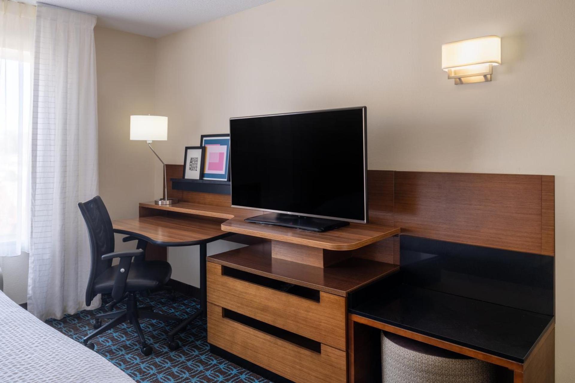 Garner Hotel Macon West by IHG photo 9