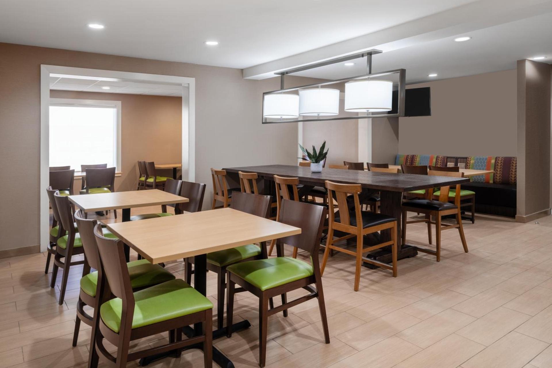 Garner Hotel Macon West by IHG photo 13