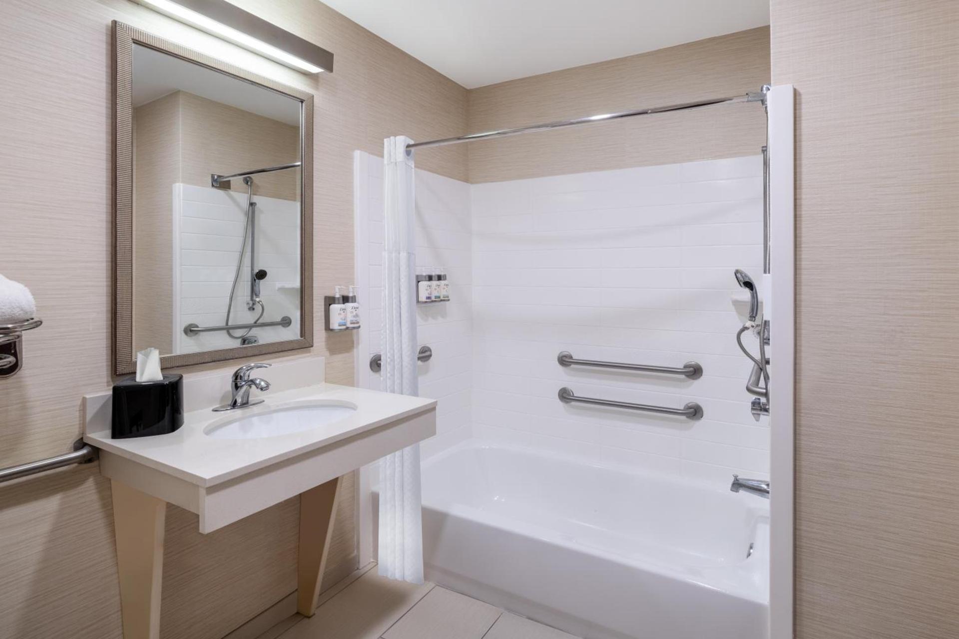Garner Hotel Macon West by IHG photo 10
