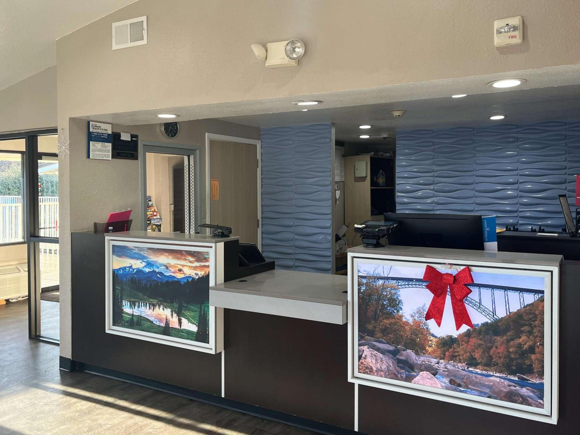 Motel 6 Cross Lanes, WV Goff Mountain Rd — hotel in Cross Lanes