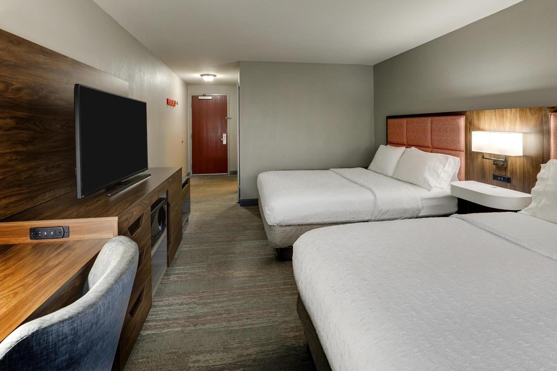 Hampton Inn & Suites St. Louis - Edwardsville photo 56
