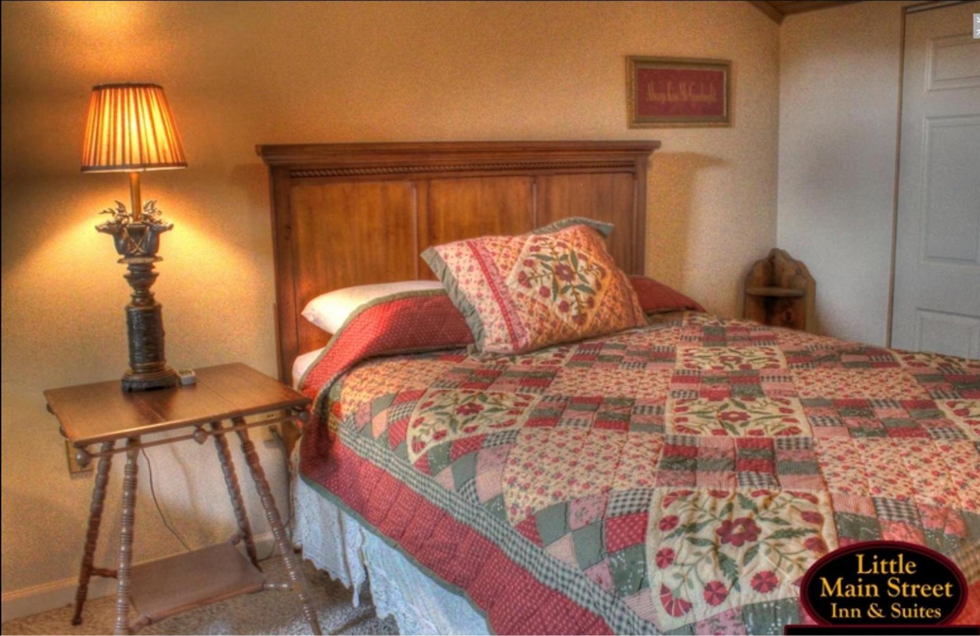 Little Main Street Inn photo 2