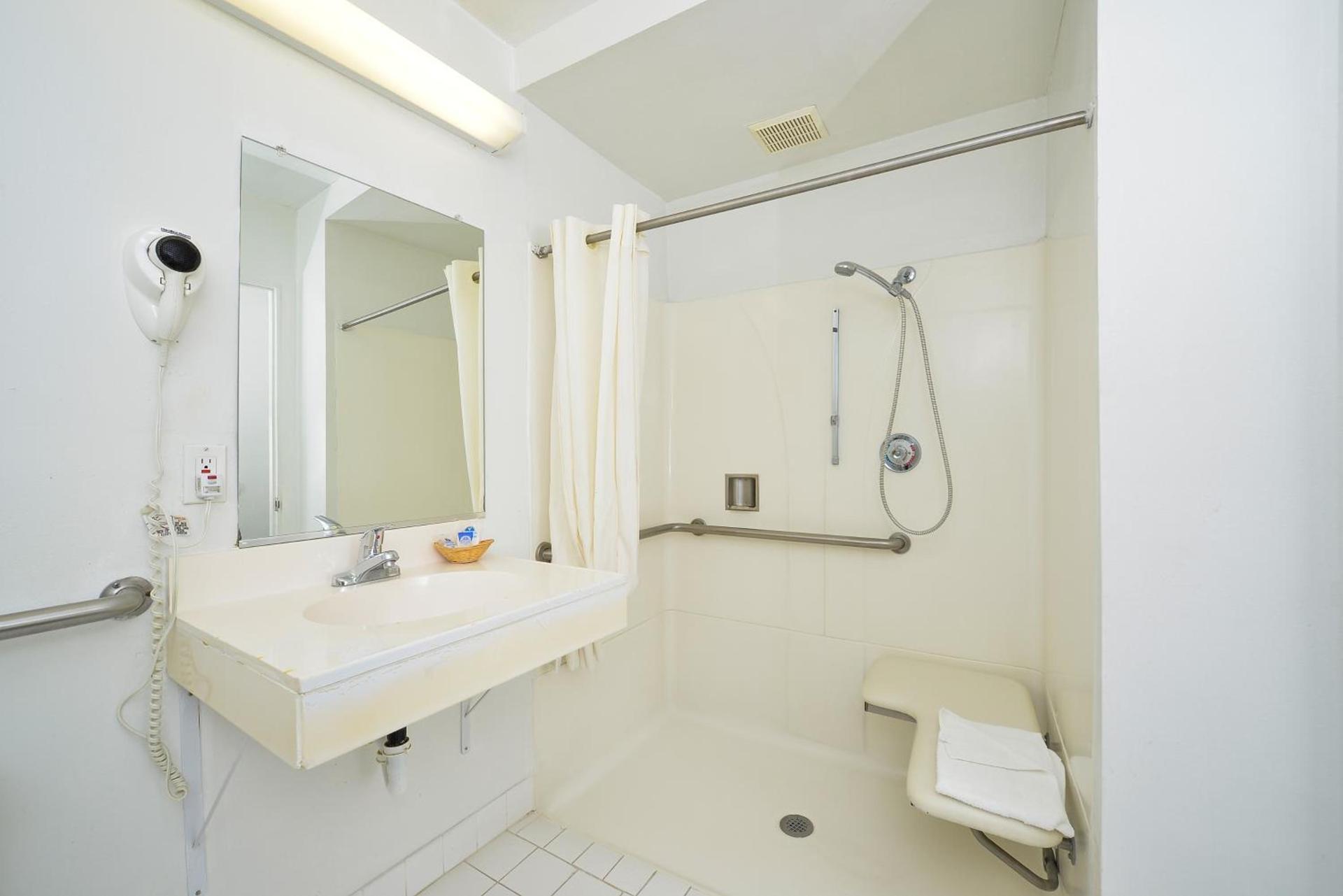 Americas Best Value Inn - Chico photo 22