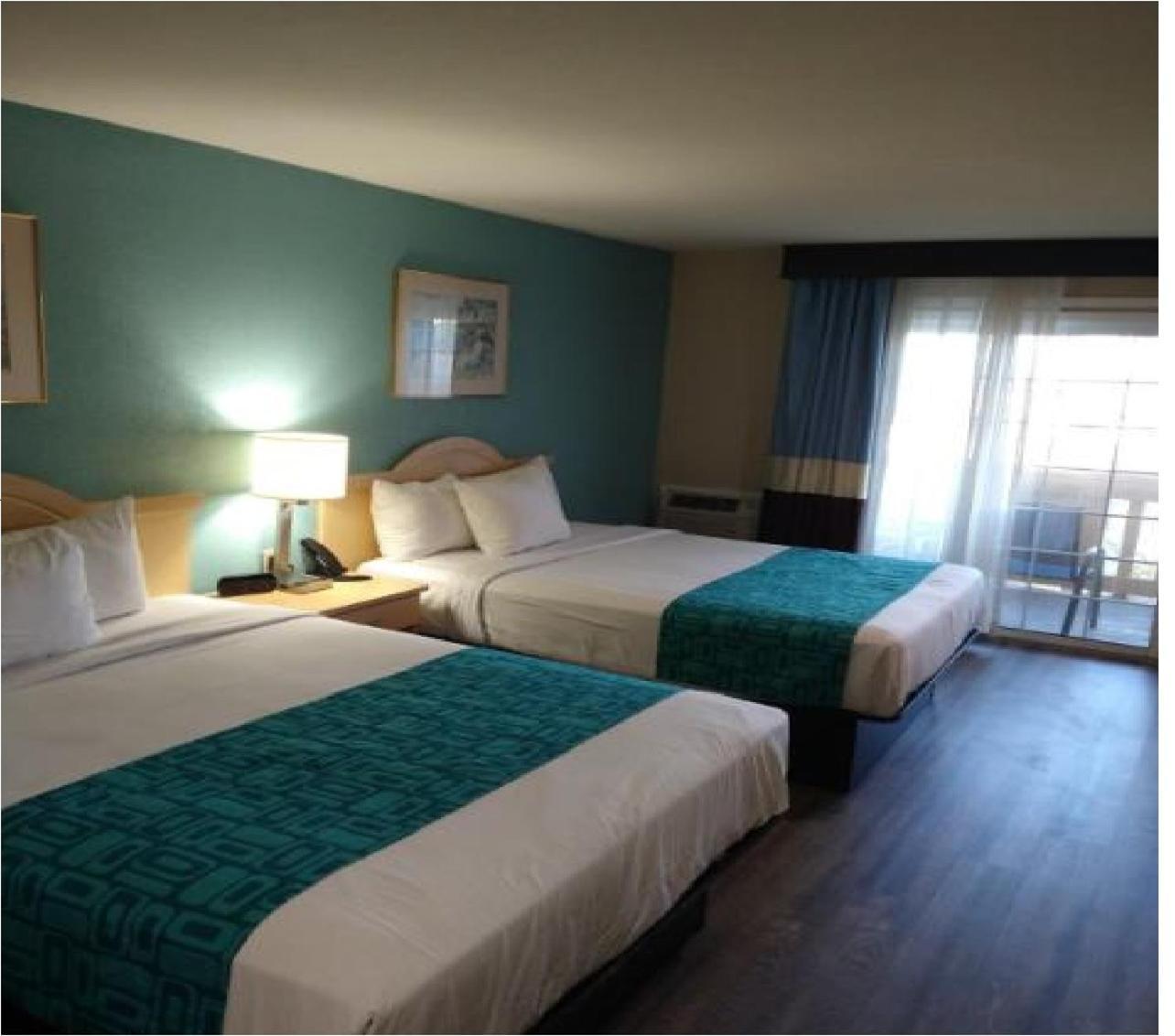 Howard Johnson by Wyndham Santa Cruz photo 10