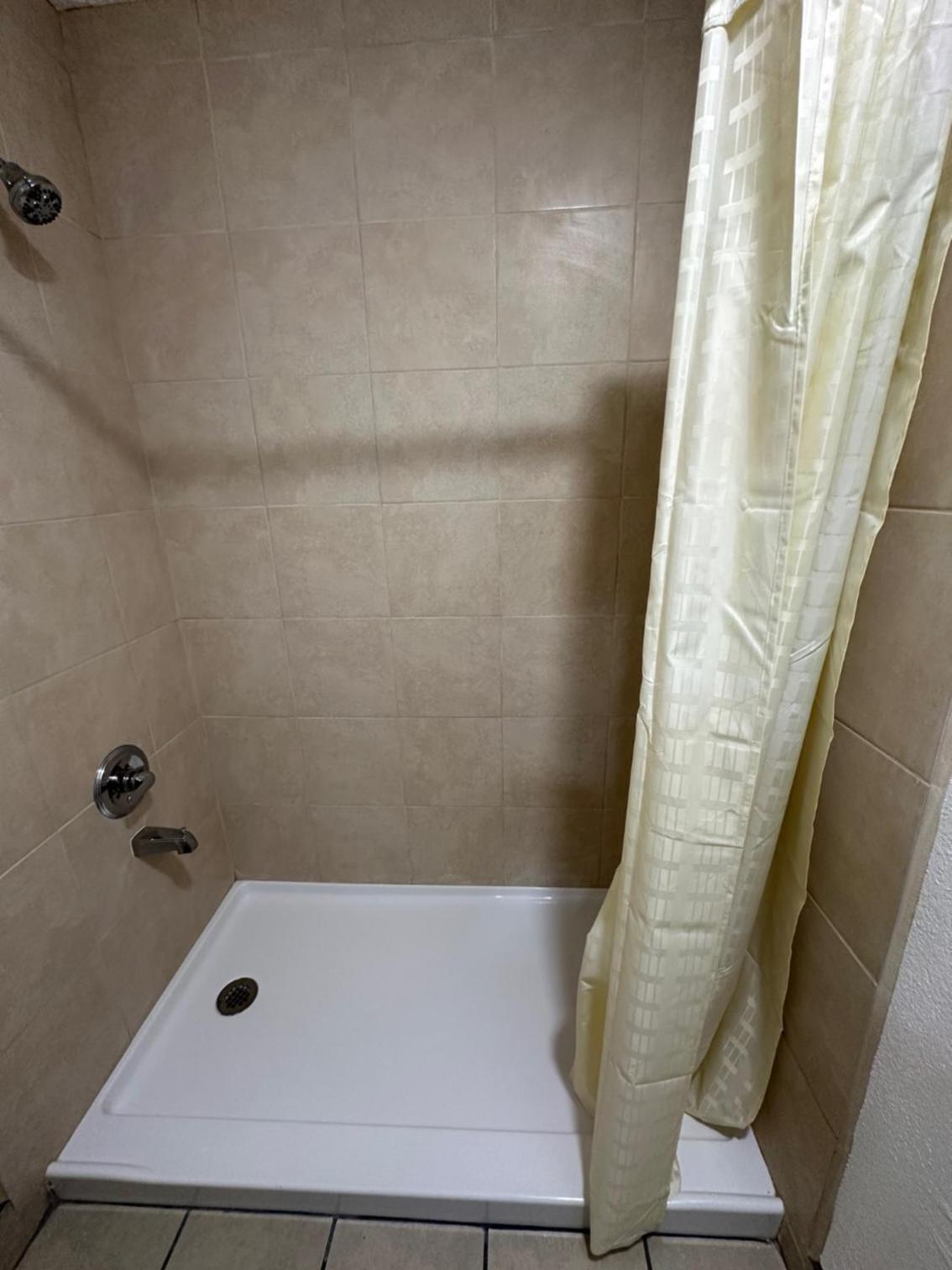 Desert Sands Inn & Suites photo 16