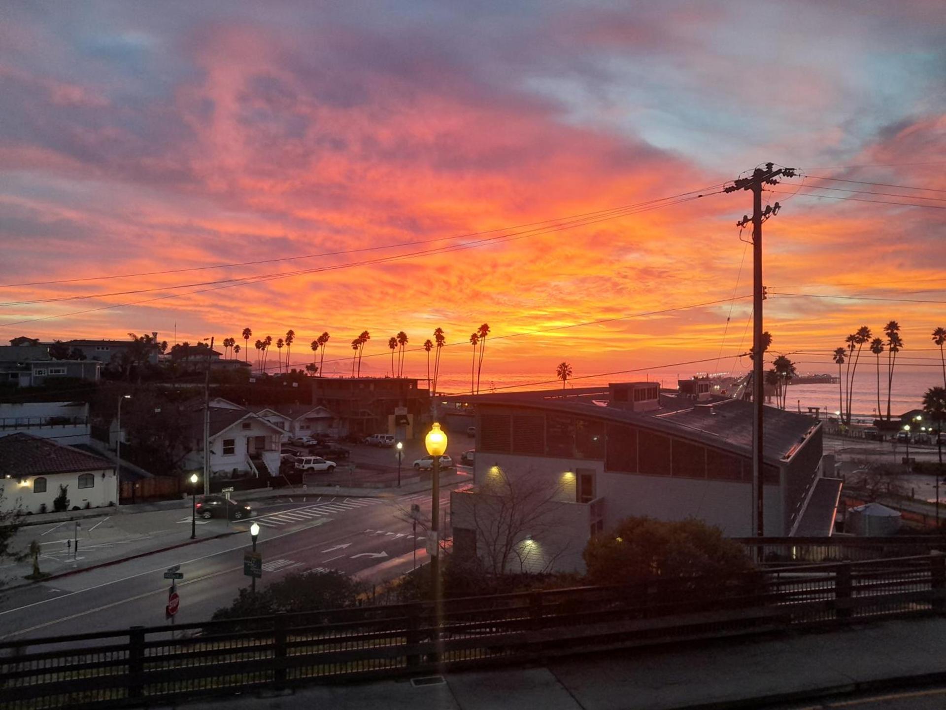 Howard Johnson by Wyndham Santa Cruz photo 14