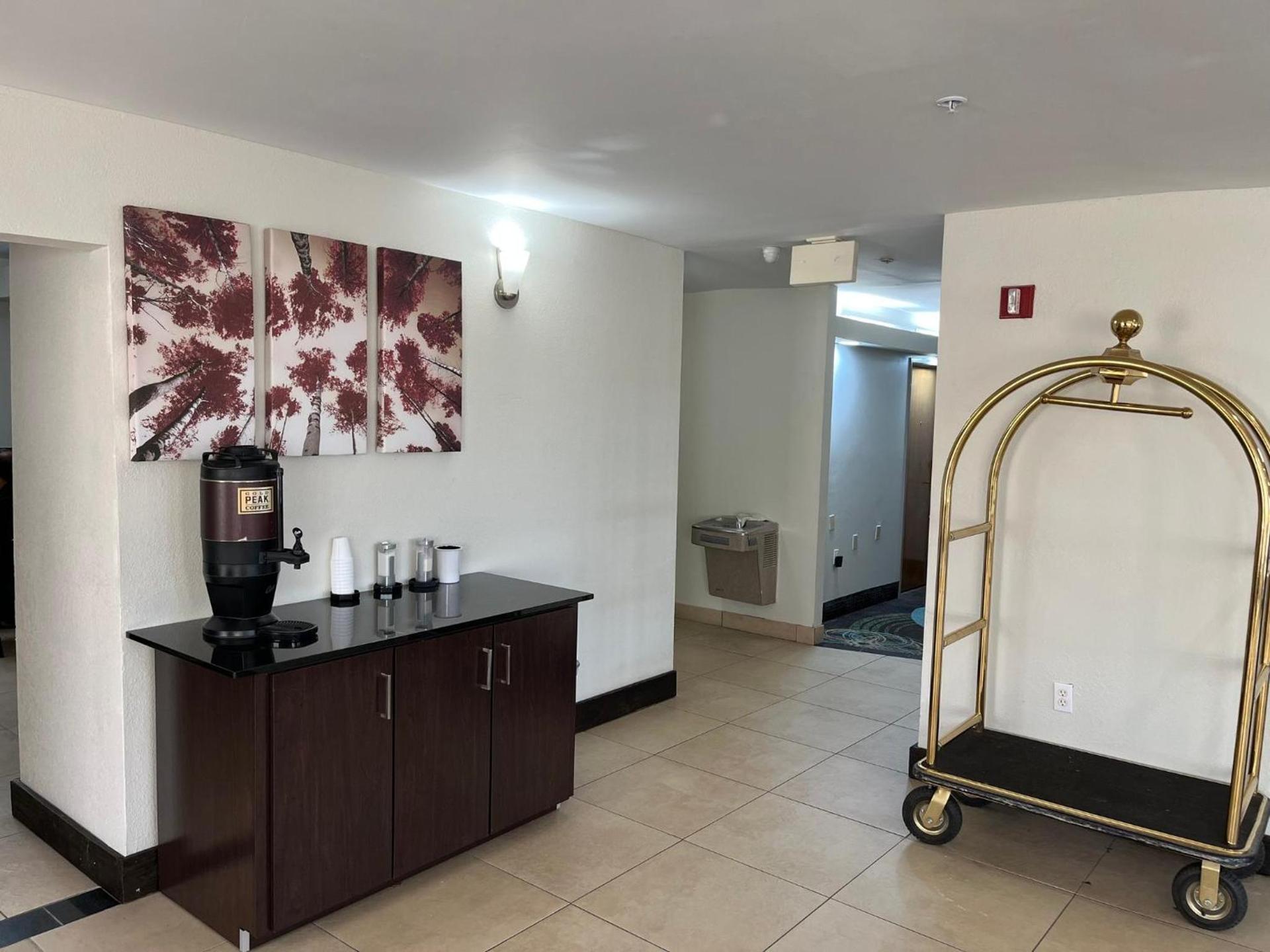Red Roof Inn Washington, NC photo 10