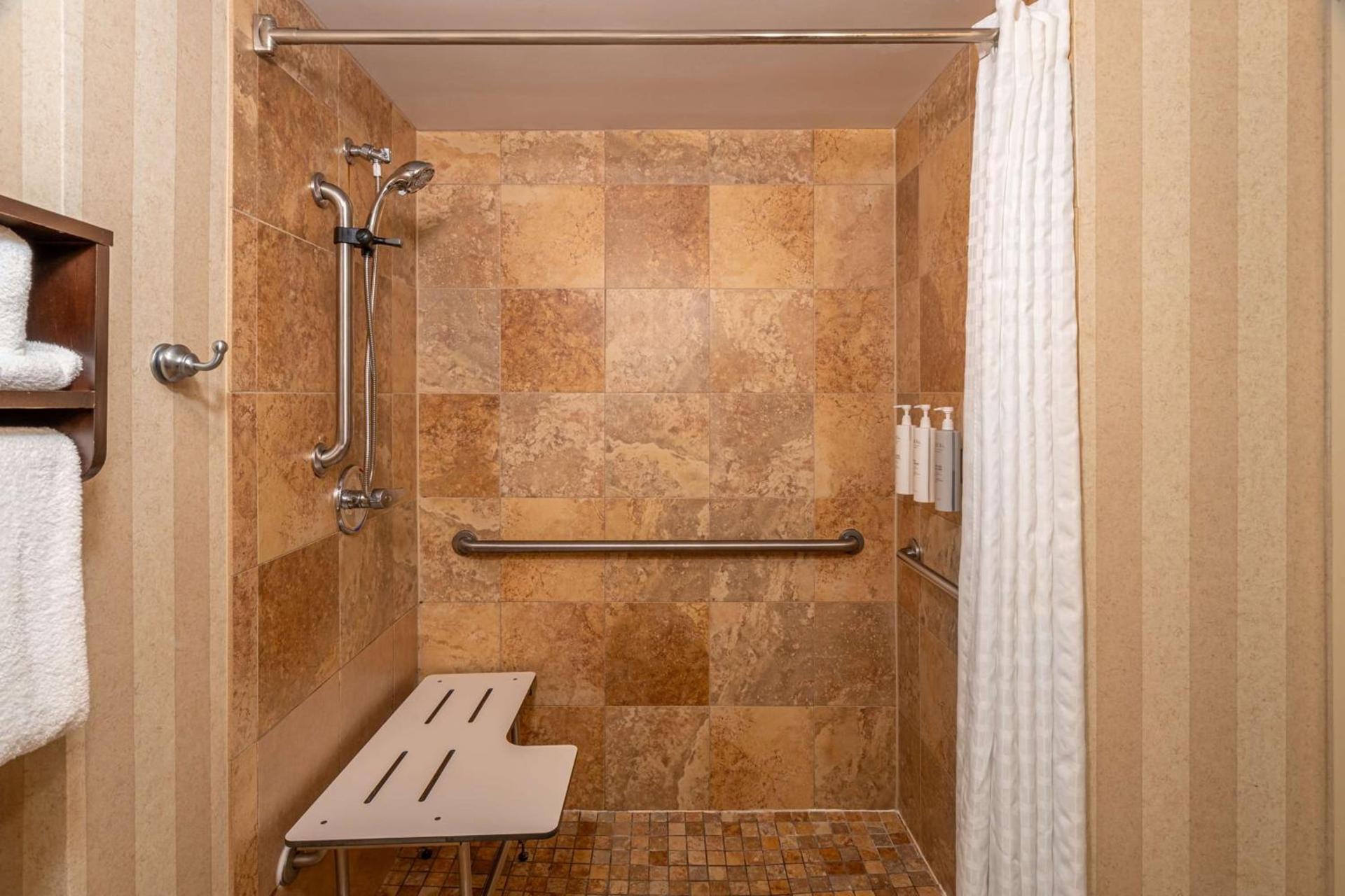 Hampton Inn Nashville / Vanderbilt photo 18