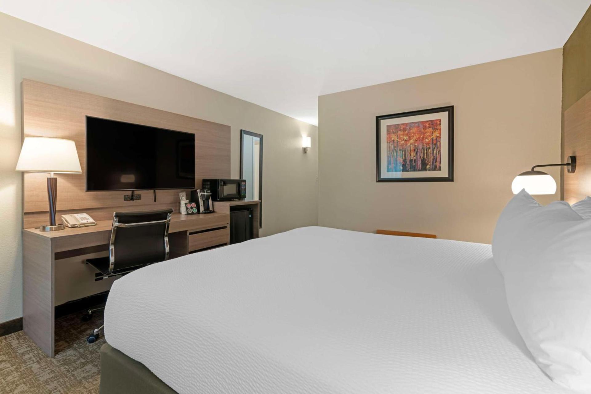 Best Western Plus Windjammer Inn & Conference Center photo 17
