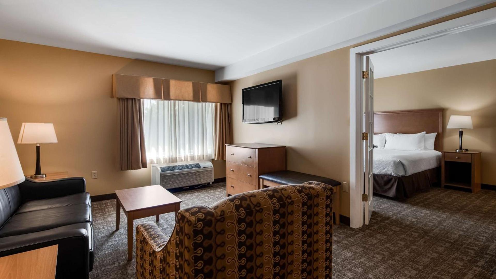Best Western Plus Windjammer Inn & Conference Center photo 39