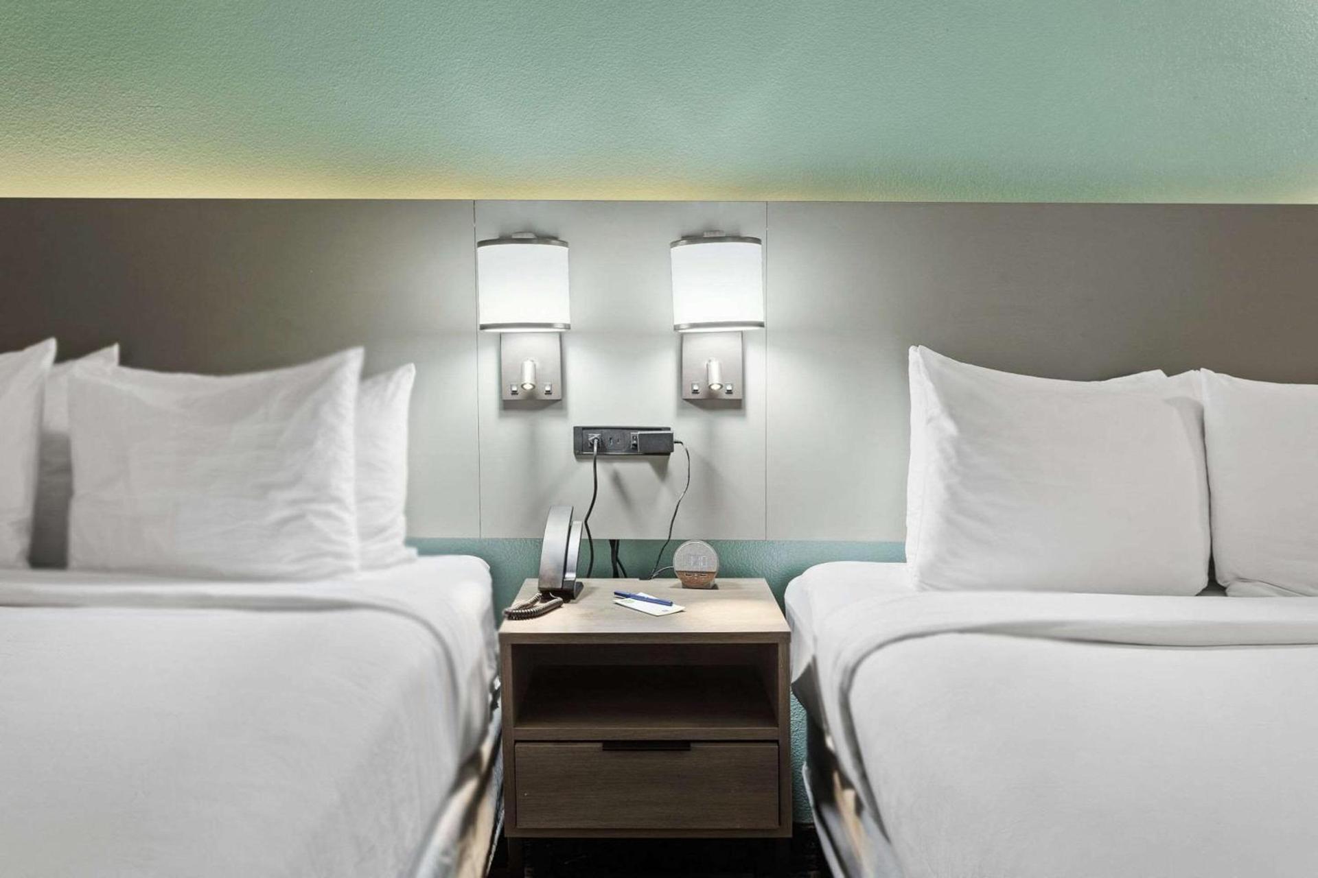 Comfort Inn Chandler - Phoenix South I-10 photo 17
