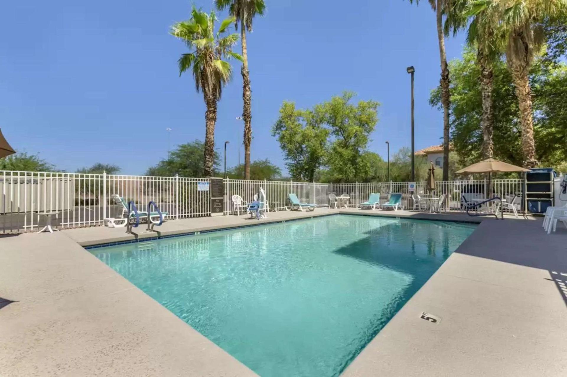 Comfort Inn Chandler - Phoenix South I-10 photo 34