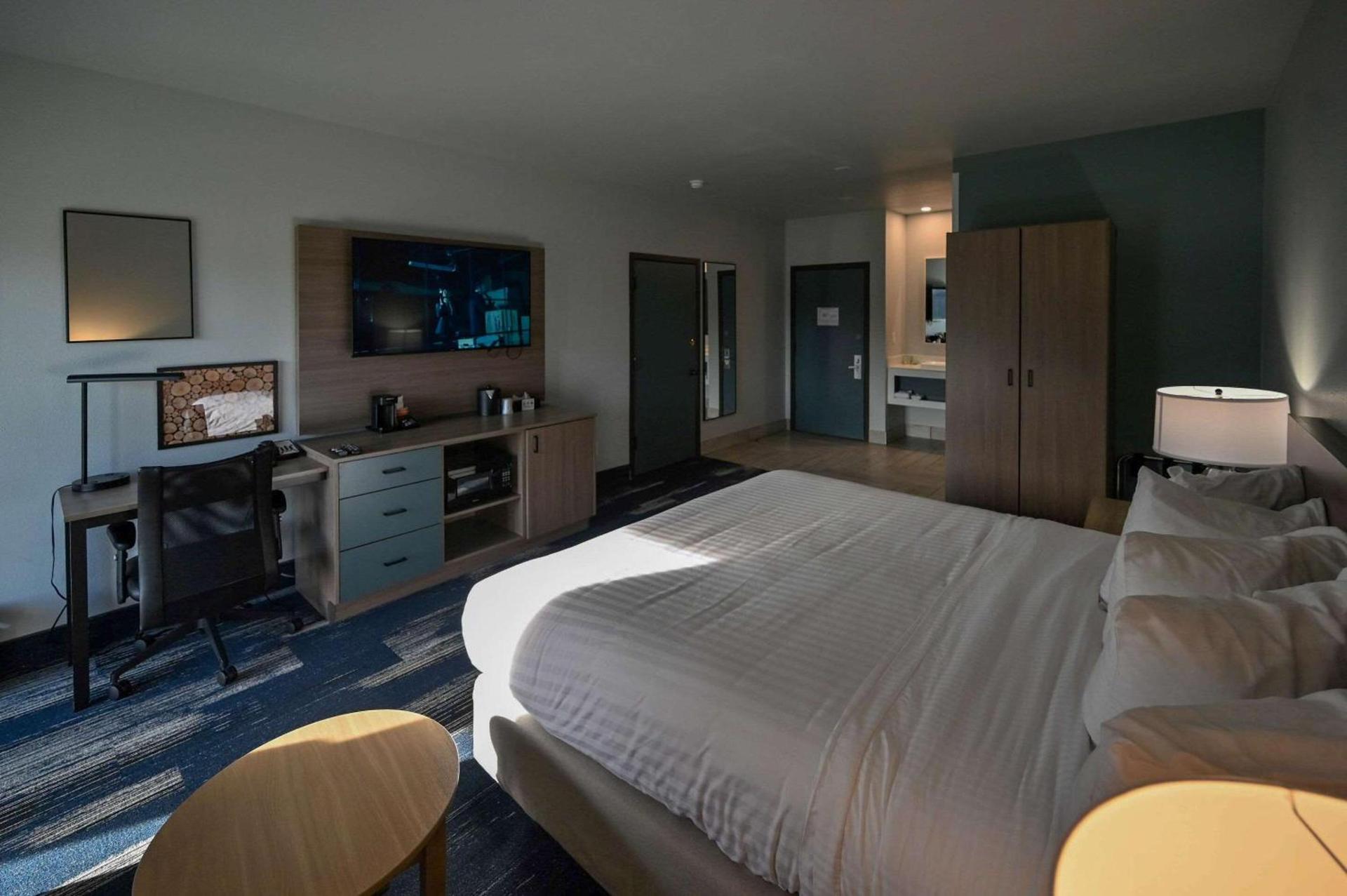 Edgewater Inn and Suites, an Ascend Collection Hotel photo 36