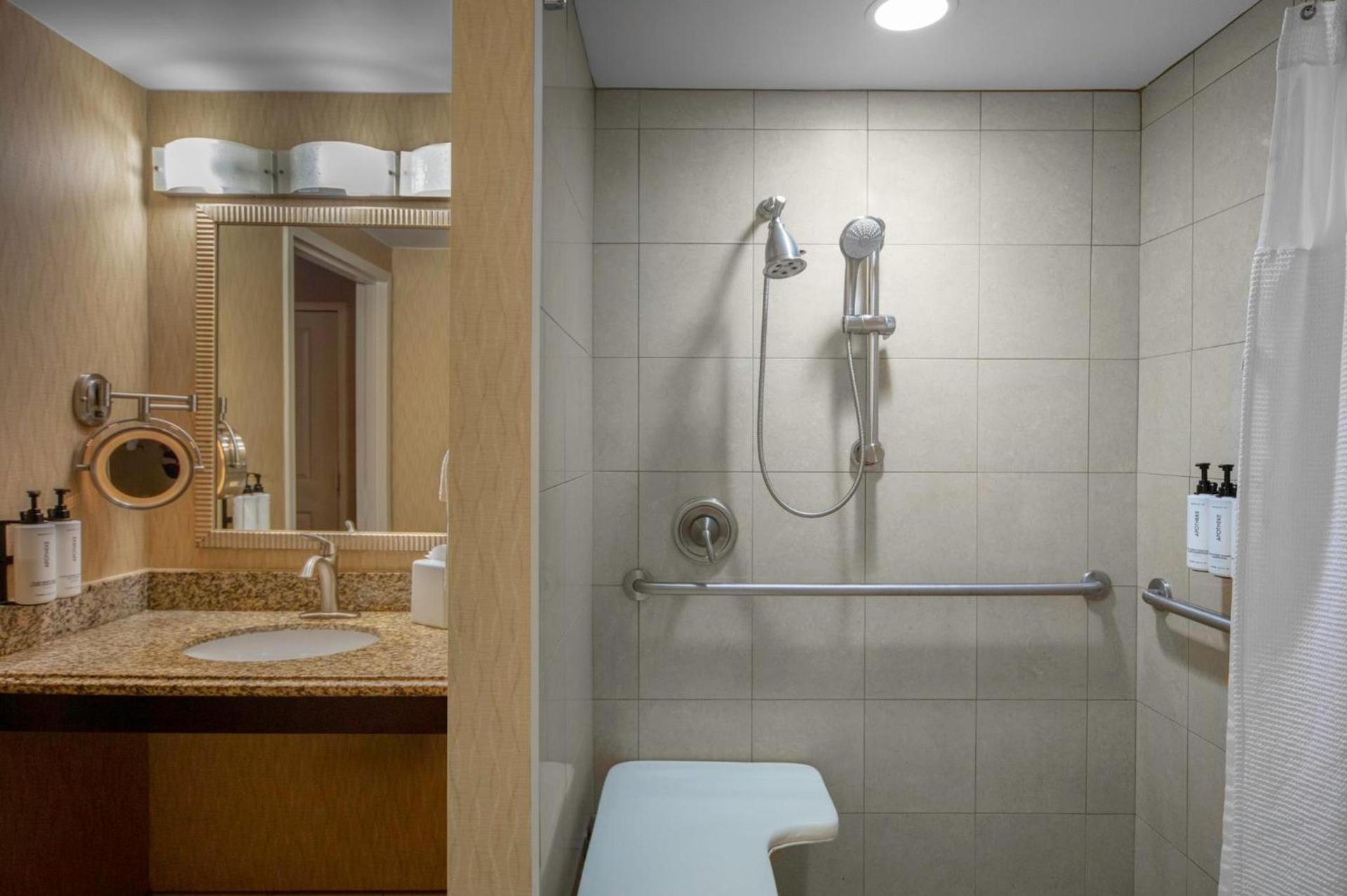 Crowne Plaza Boston - Woburn by IHG photo 59
