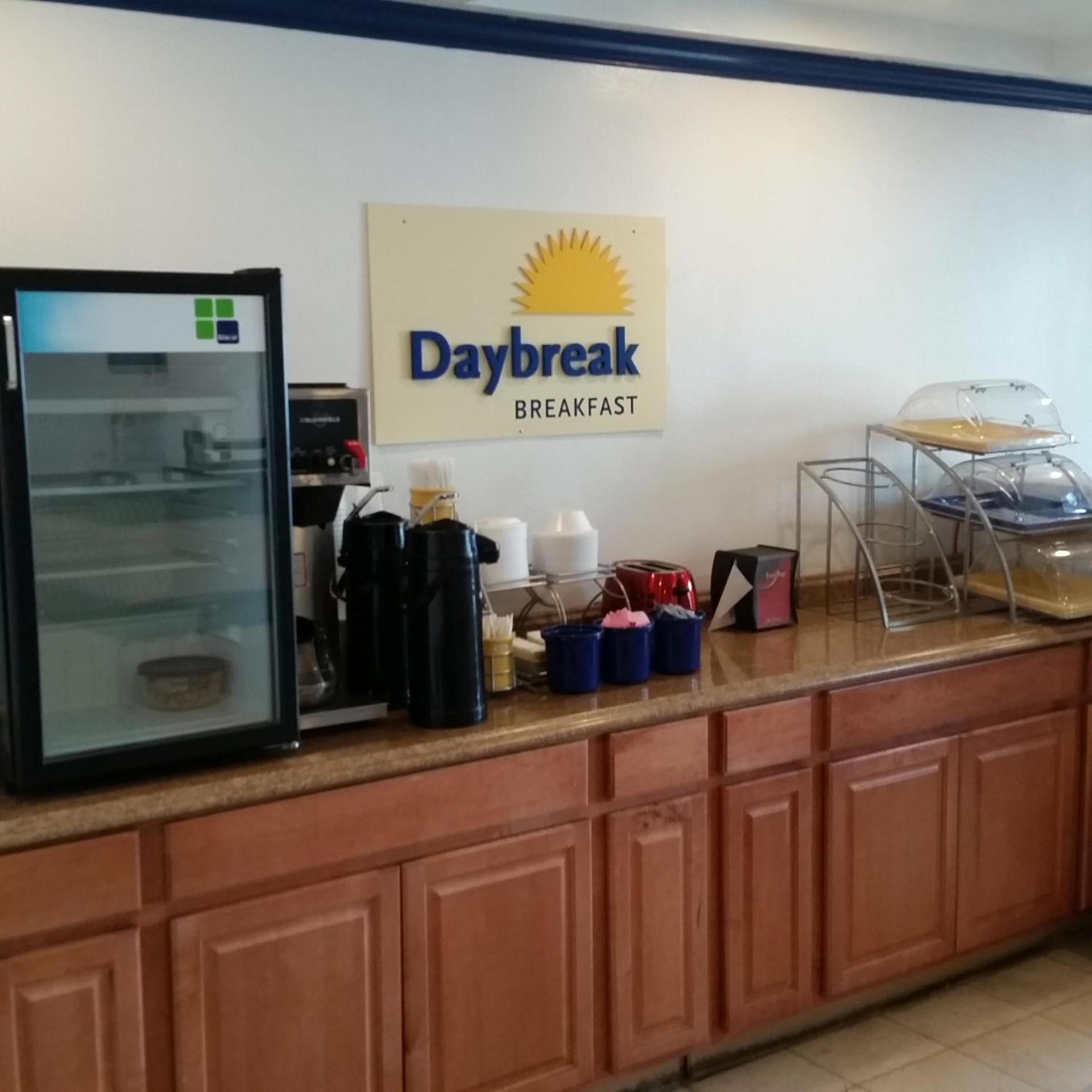 Days Inn by Wyndham Orange Anaheim photo 19