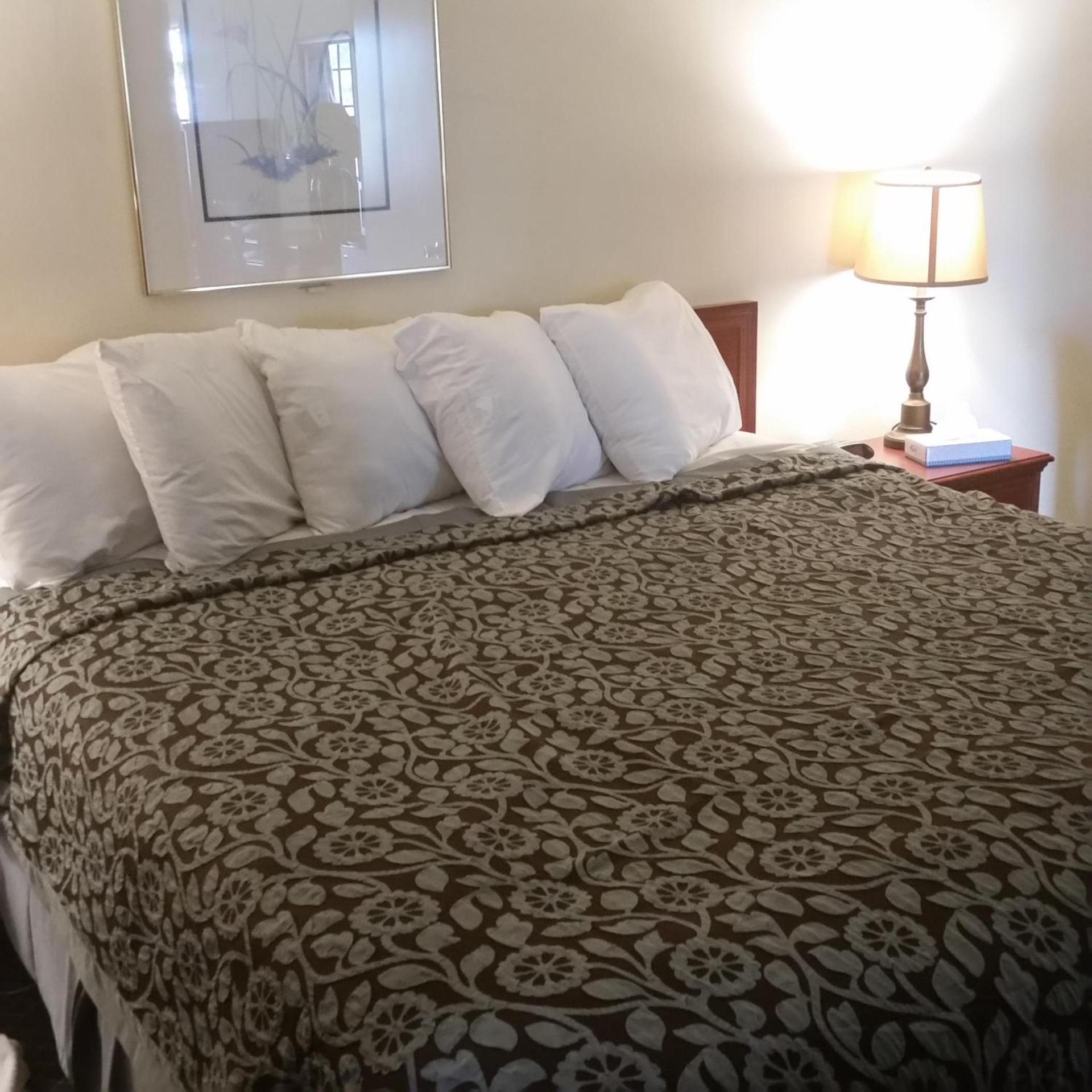 Days Inn by Wyndham Orange Anaheim photo 16