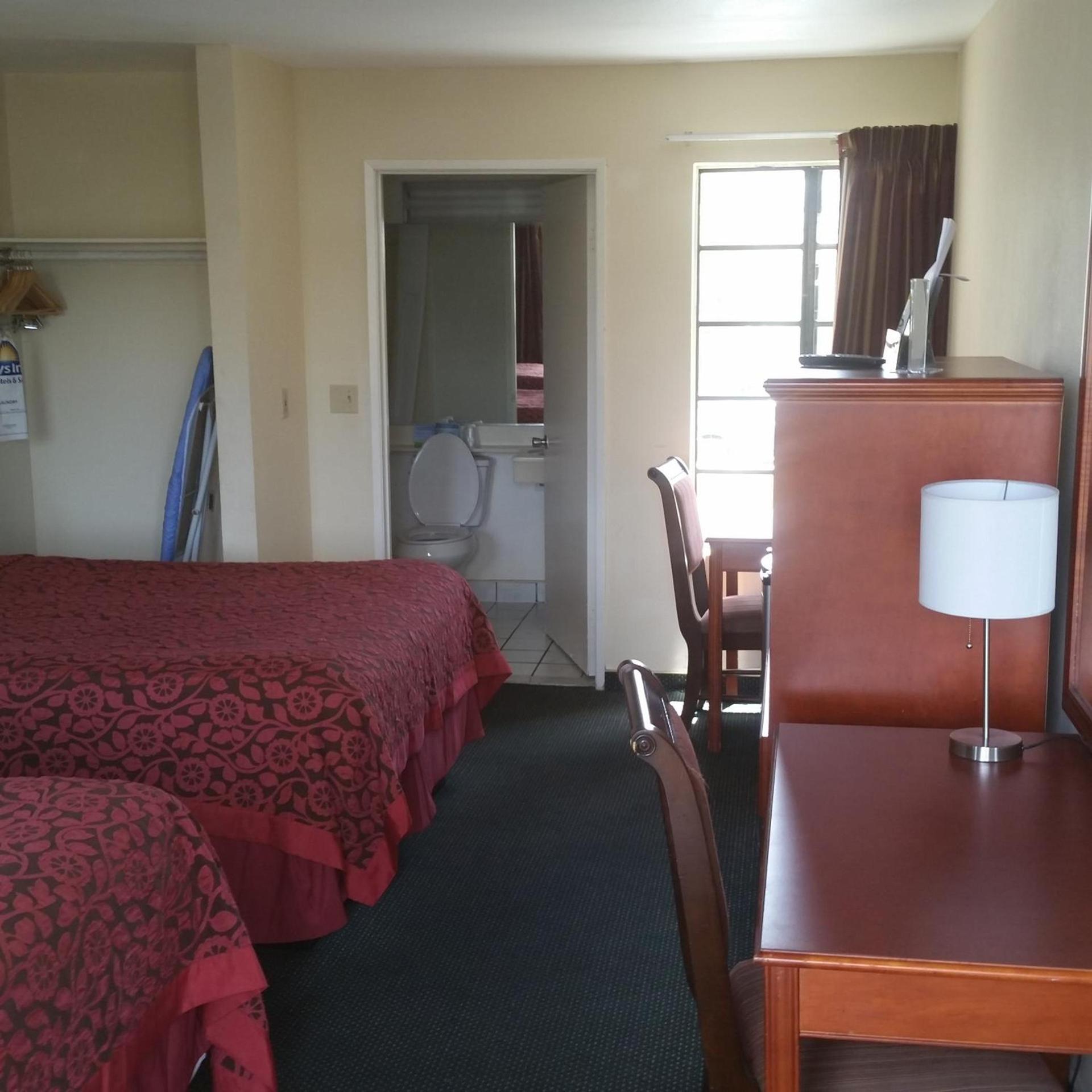 Days Inn by Wyndham Orange Anaheim photo 25