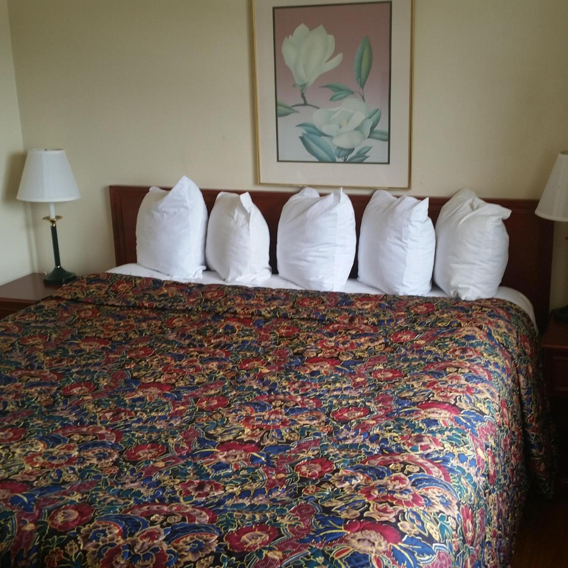 Days Inn by Wyndham Orange Anaheim photo 26