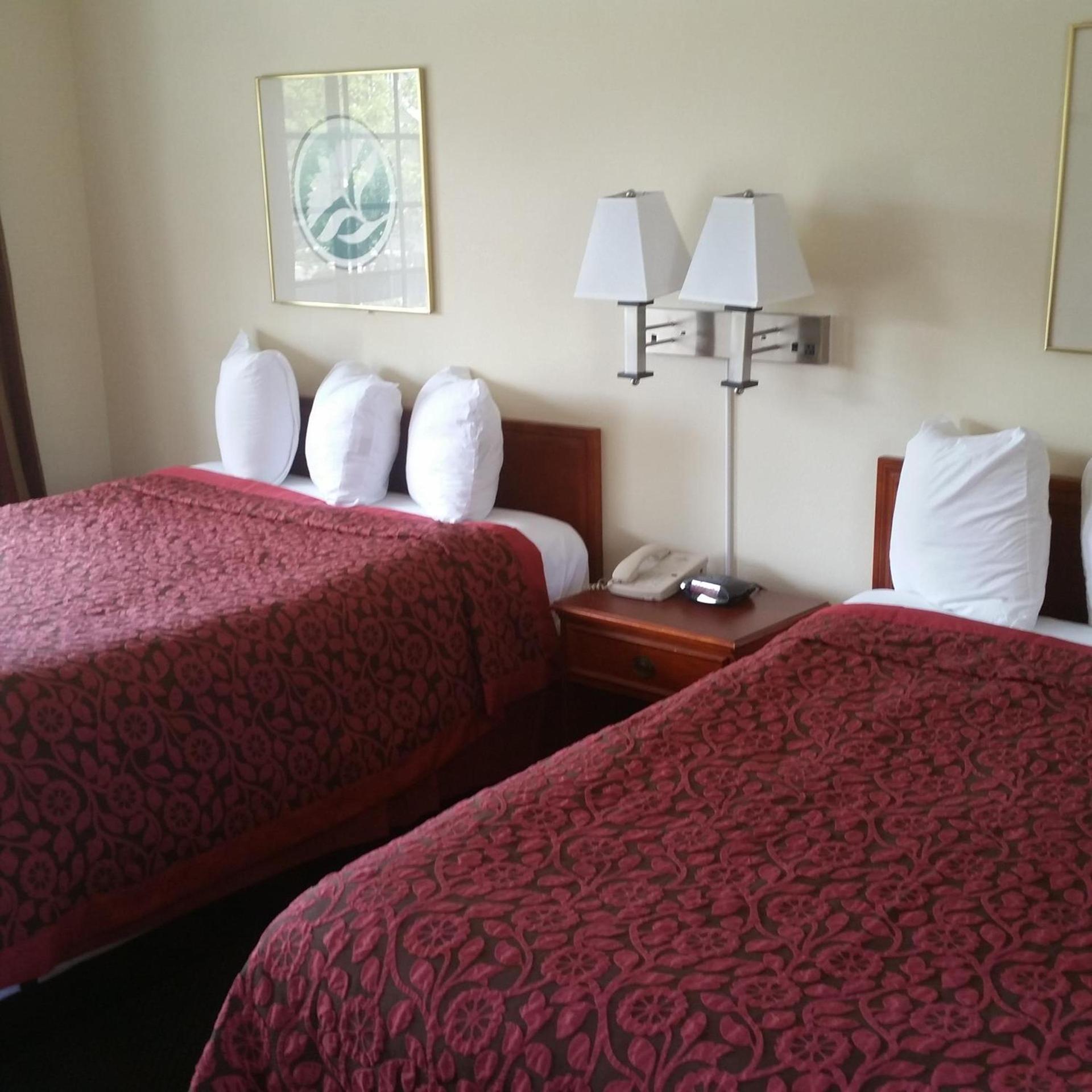 Days Inn by Wyndham Orange Anaheim photo 28