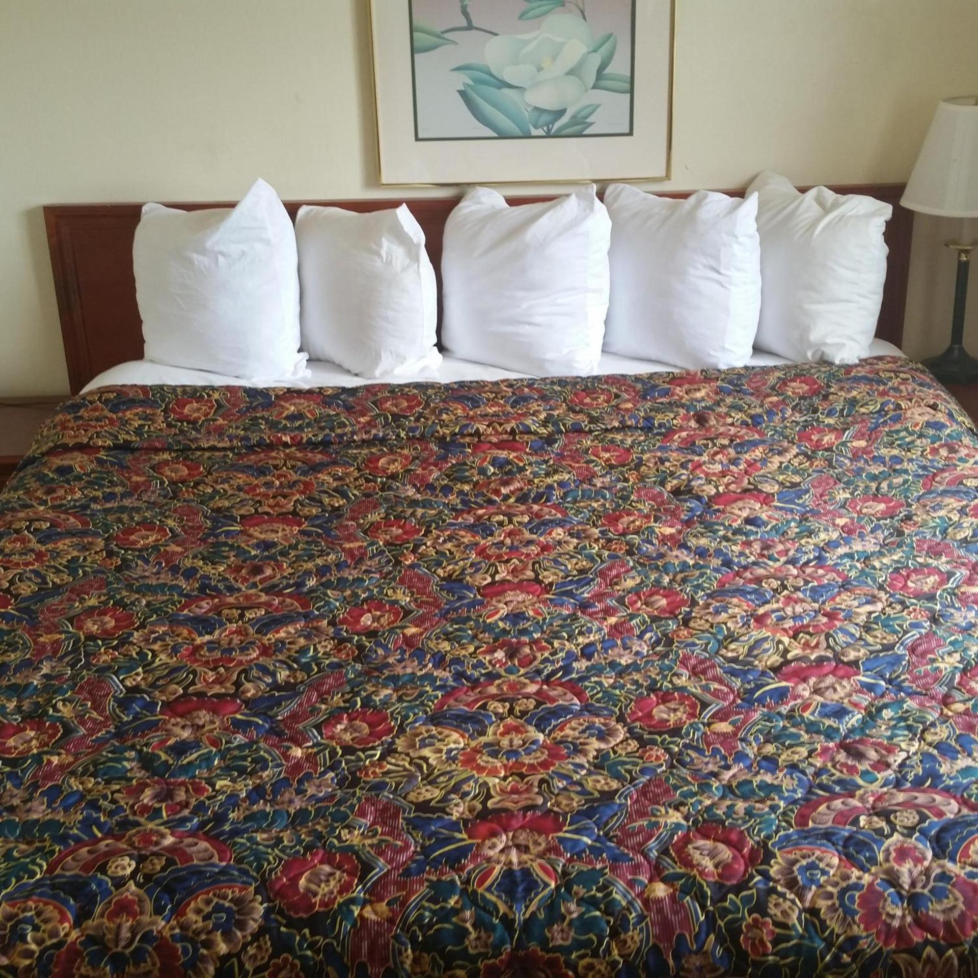 Days Inn by Wyndham Orange Anaheim photo 31