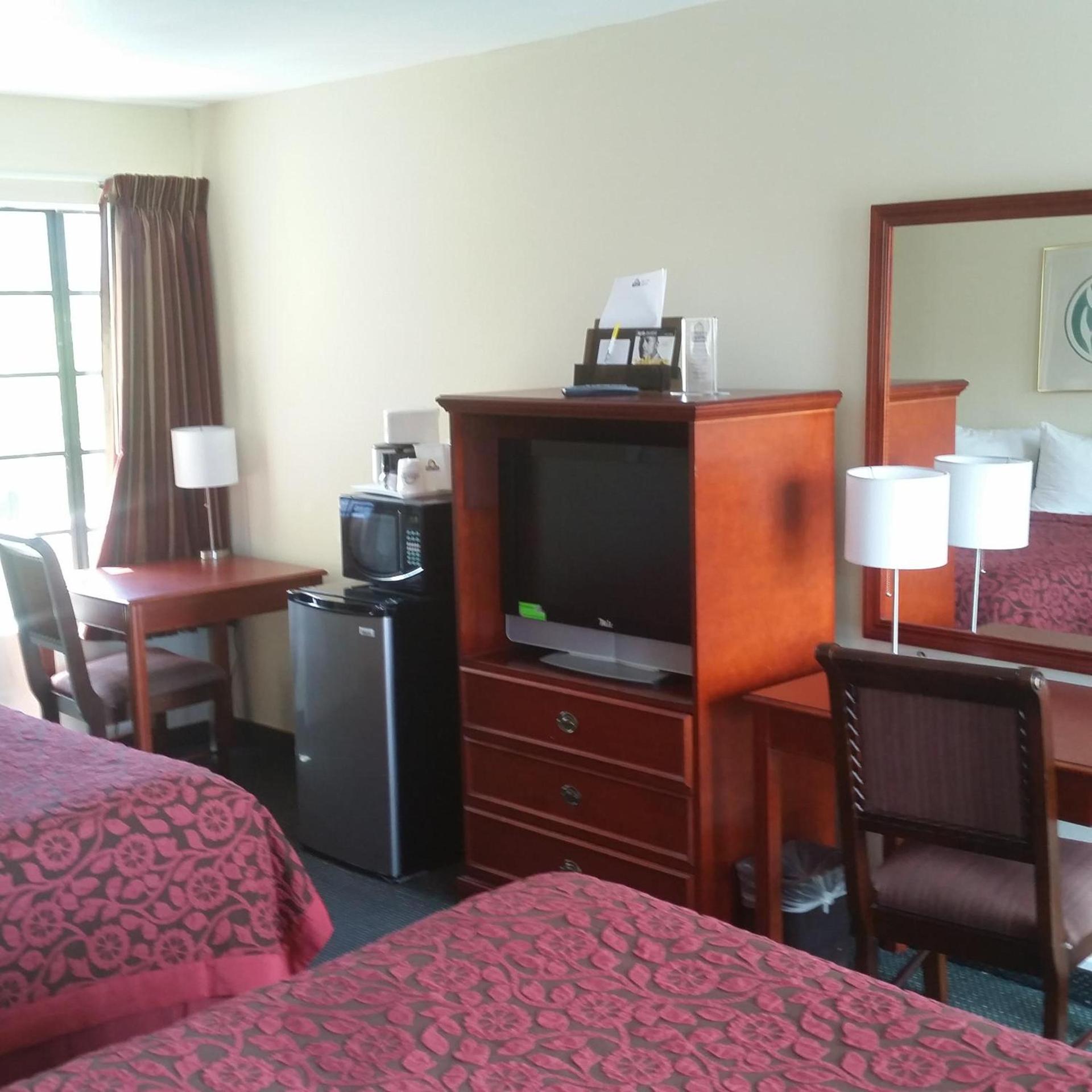 Days Inn by Wyndham Orange Anaheim photo 36