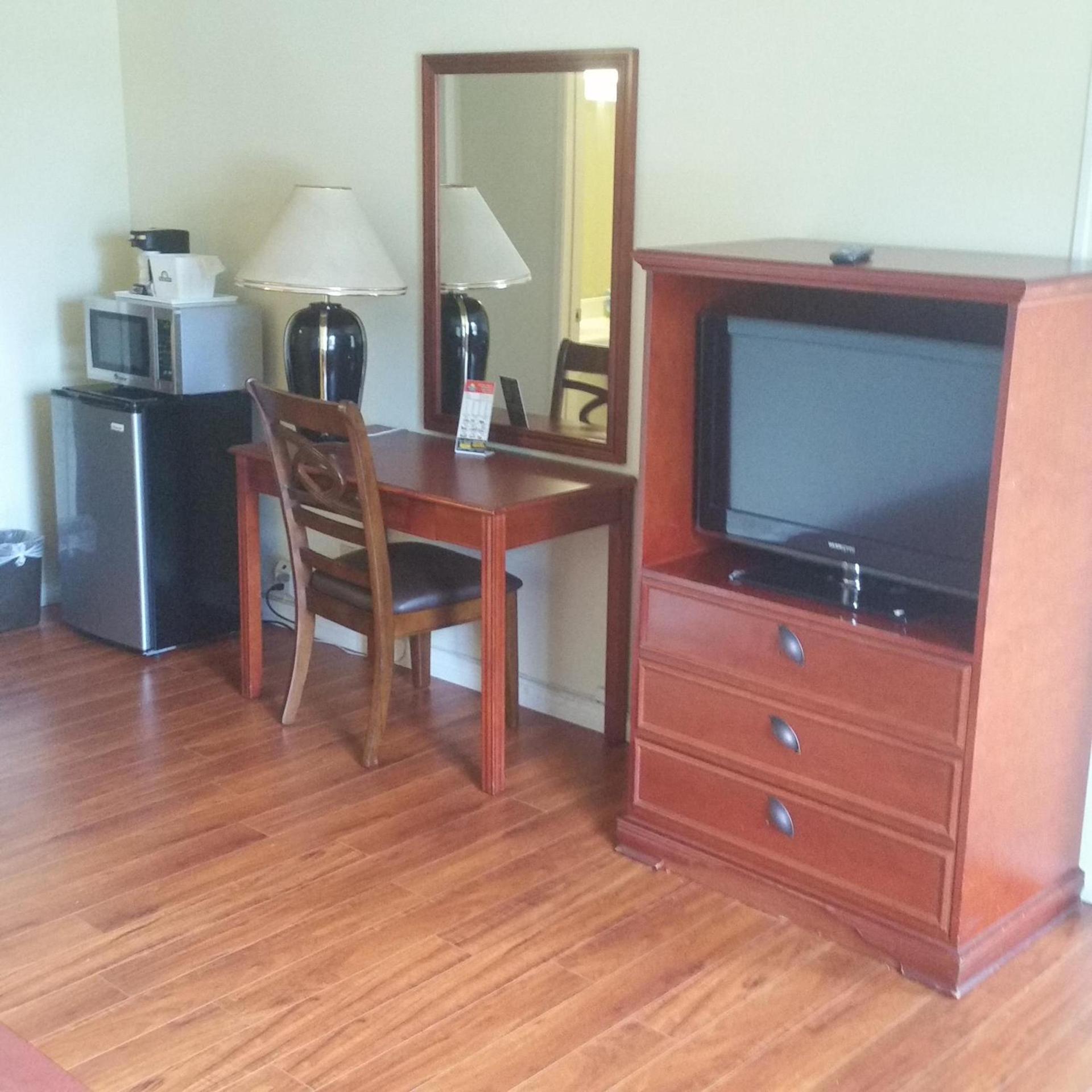 Days Inn by Wyndham Orange Anaheim photo 40