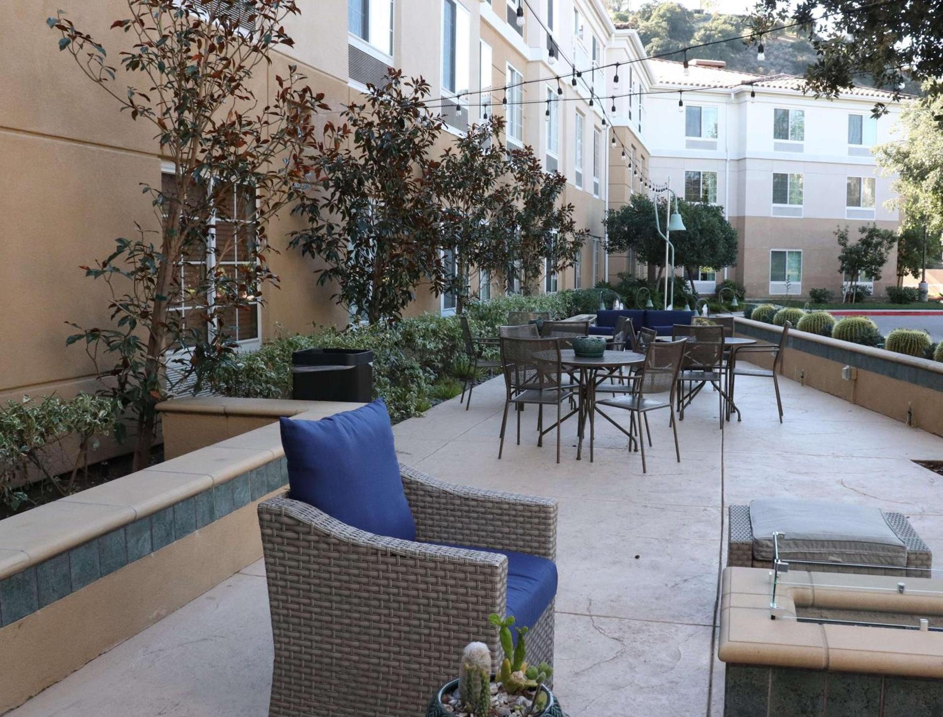 Hilton Garden Inn Calabasas photo 4