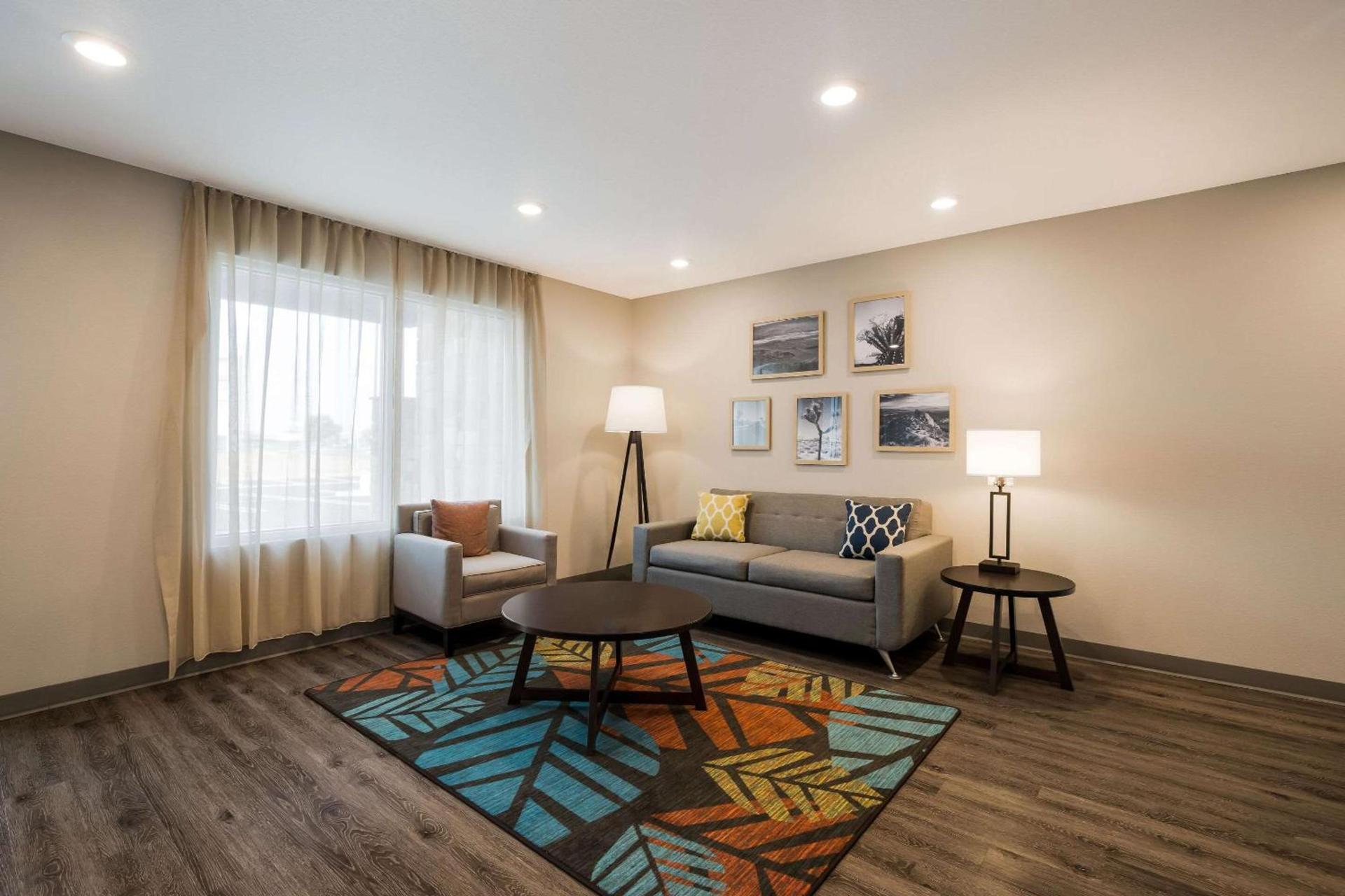 WoodSpring Suites Moreno Valley photo 5