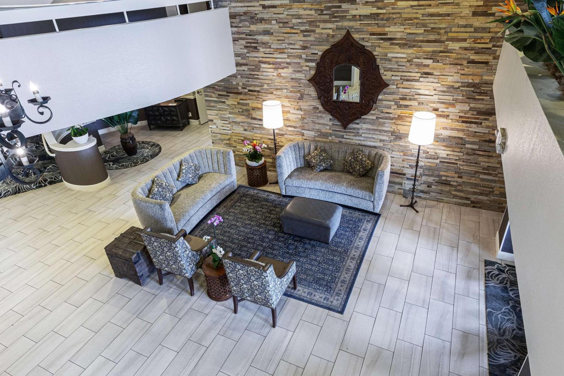Best Western Plus Carpinteria Inn photo 7