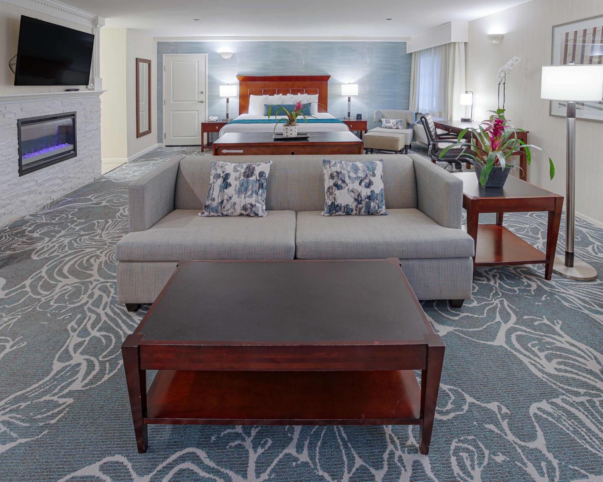 Best Western Plus Carpinteria Inn photo 54