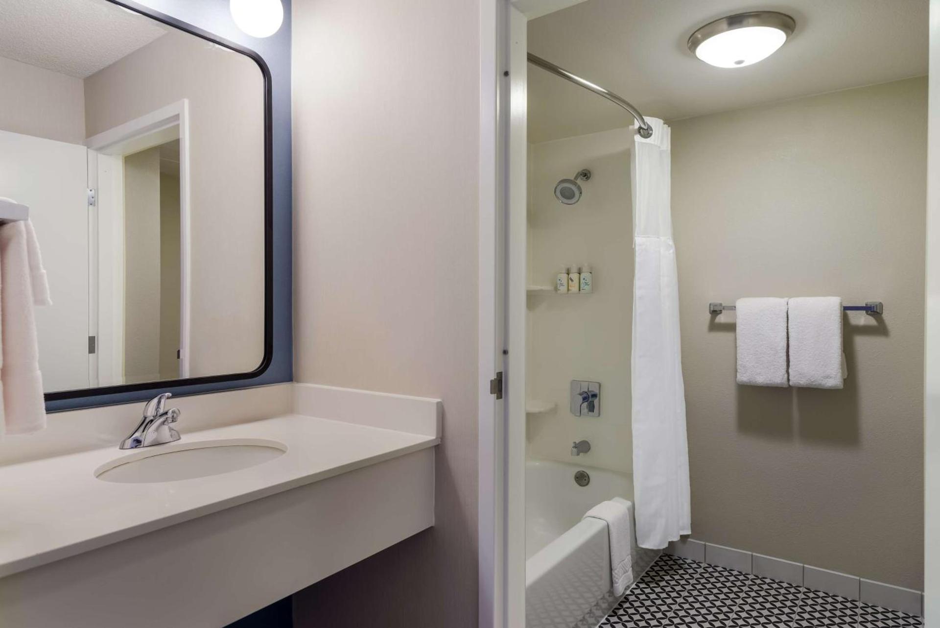 Sonesta Select San Francisco Airport Oyster Point Waterfront photo 57