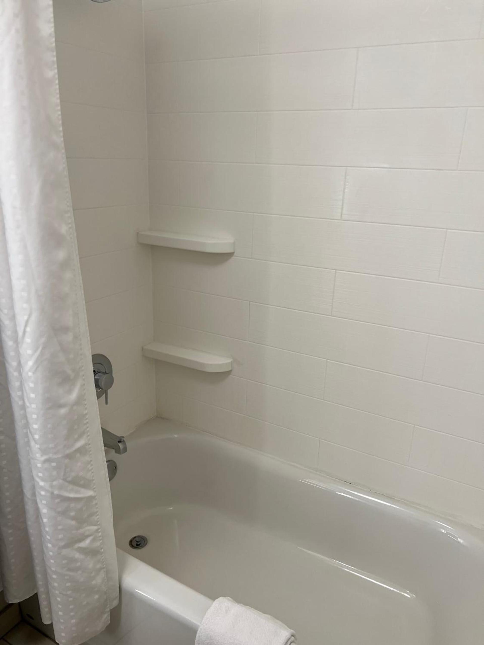 Holiday Inn Express & Suites Mobile - University Area by IHG photo 21