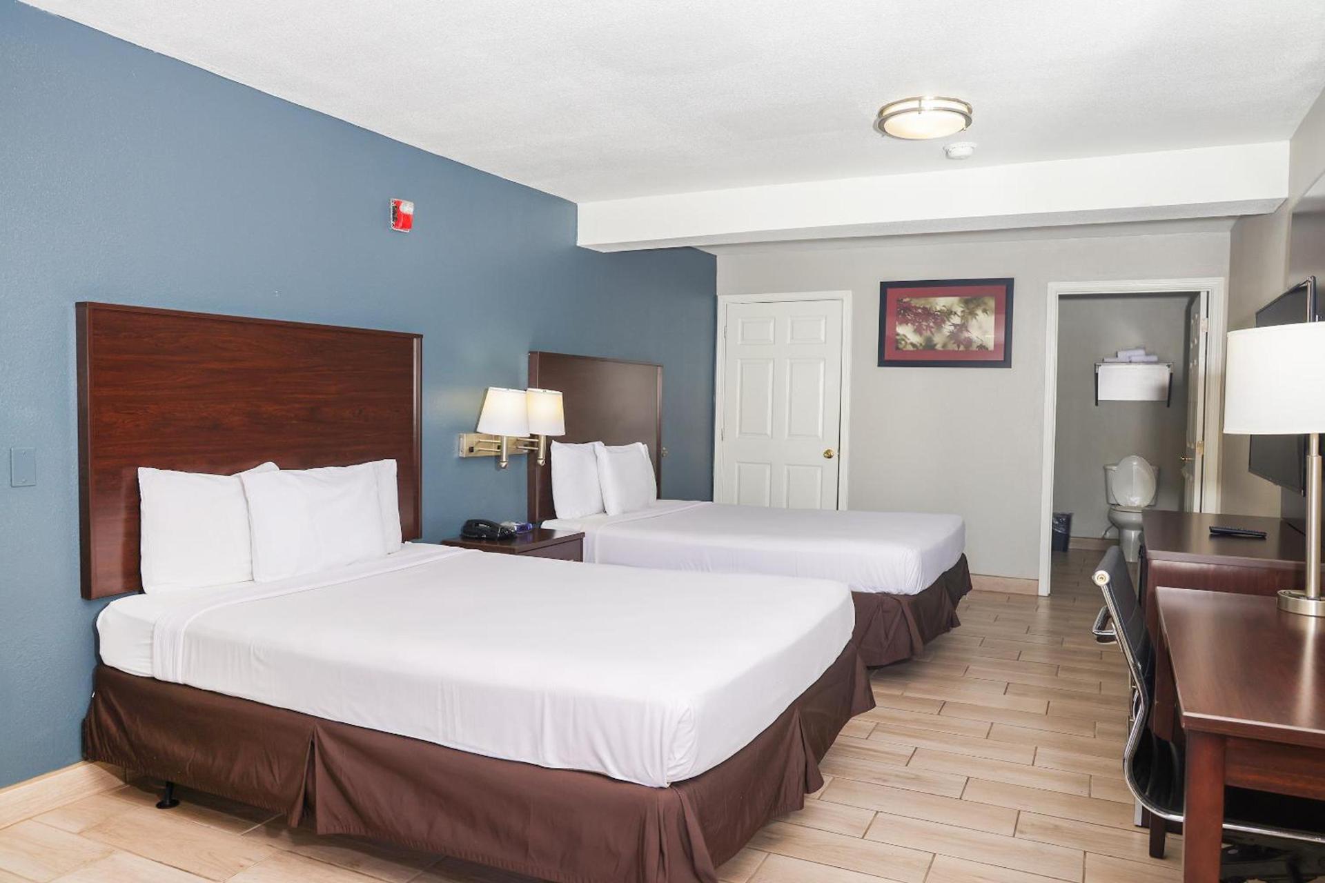 OYO Hotel McAllen Airport South photo 86