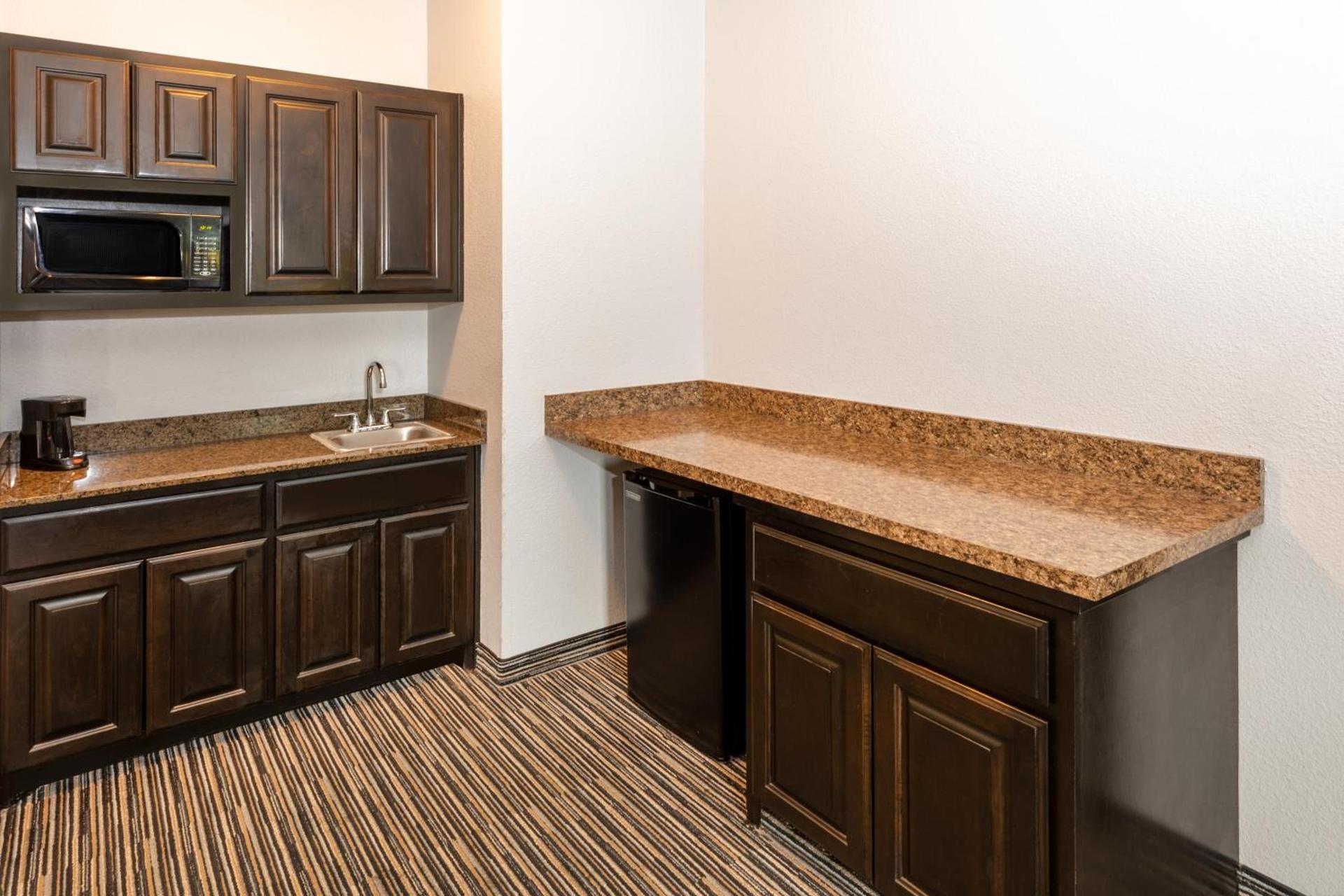 La Quinta by Wyndham Mt. Pleasant photo 40