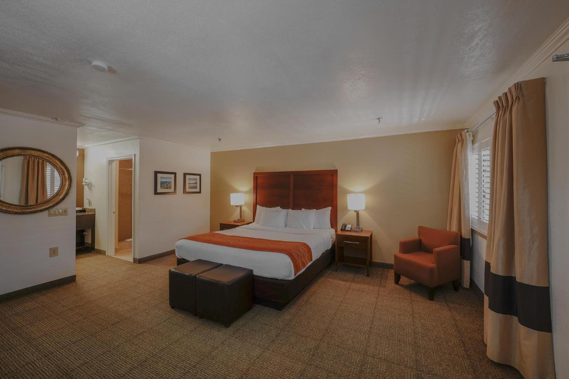 Comfort Inn Santa Cruz North photo 32