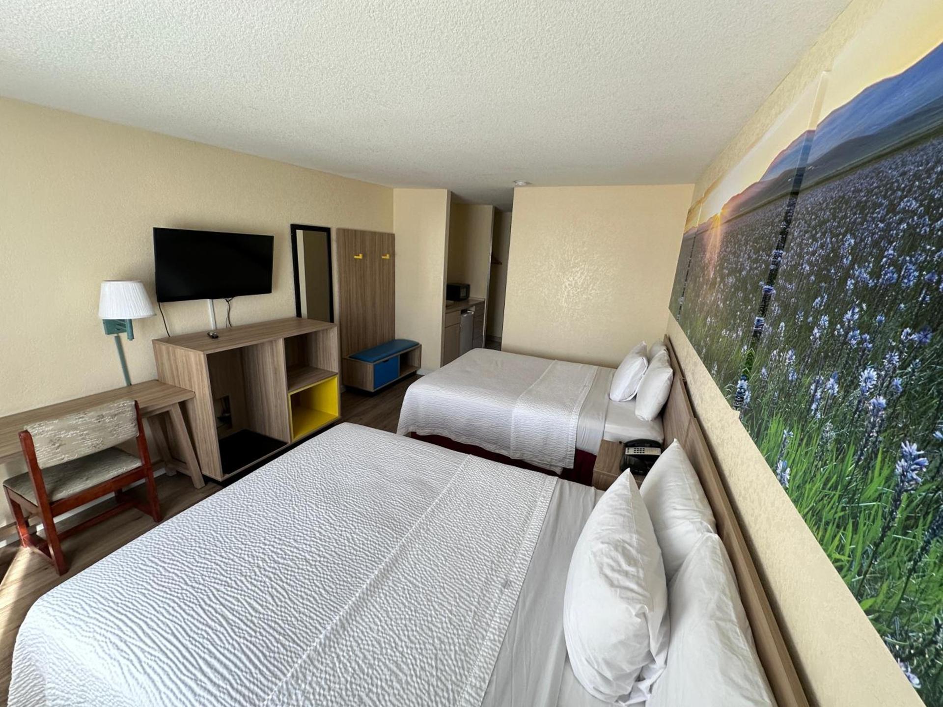 Days Inn by Wyndham San Marcos photo 16